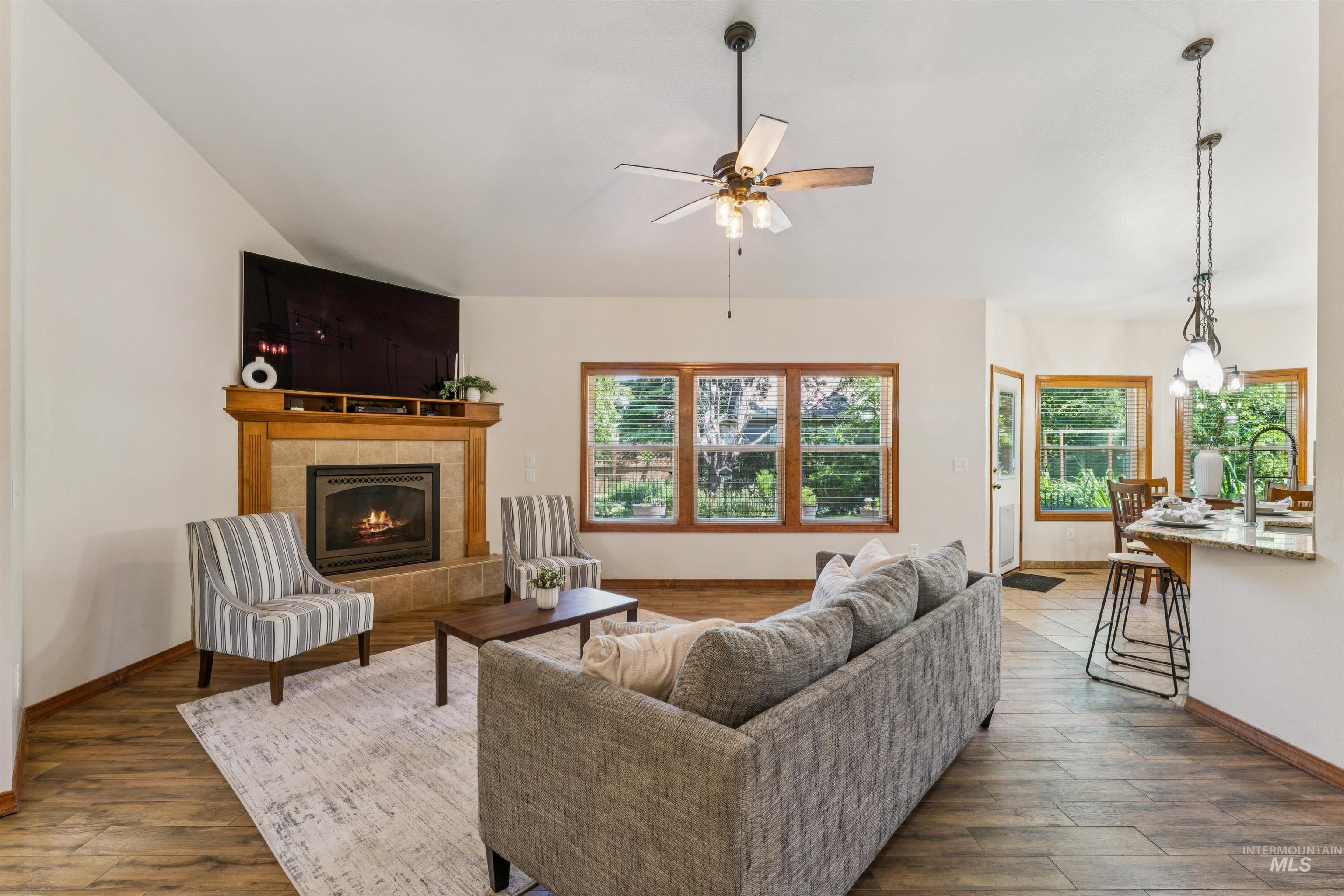5108 W Cove St, Garden City, Idaho 83714, 2 Bedrooms, 2 Bathrooms, Residential For Sale, Price $560,000, 98993420