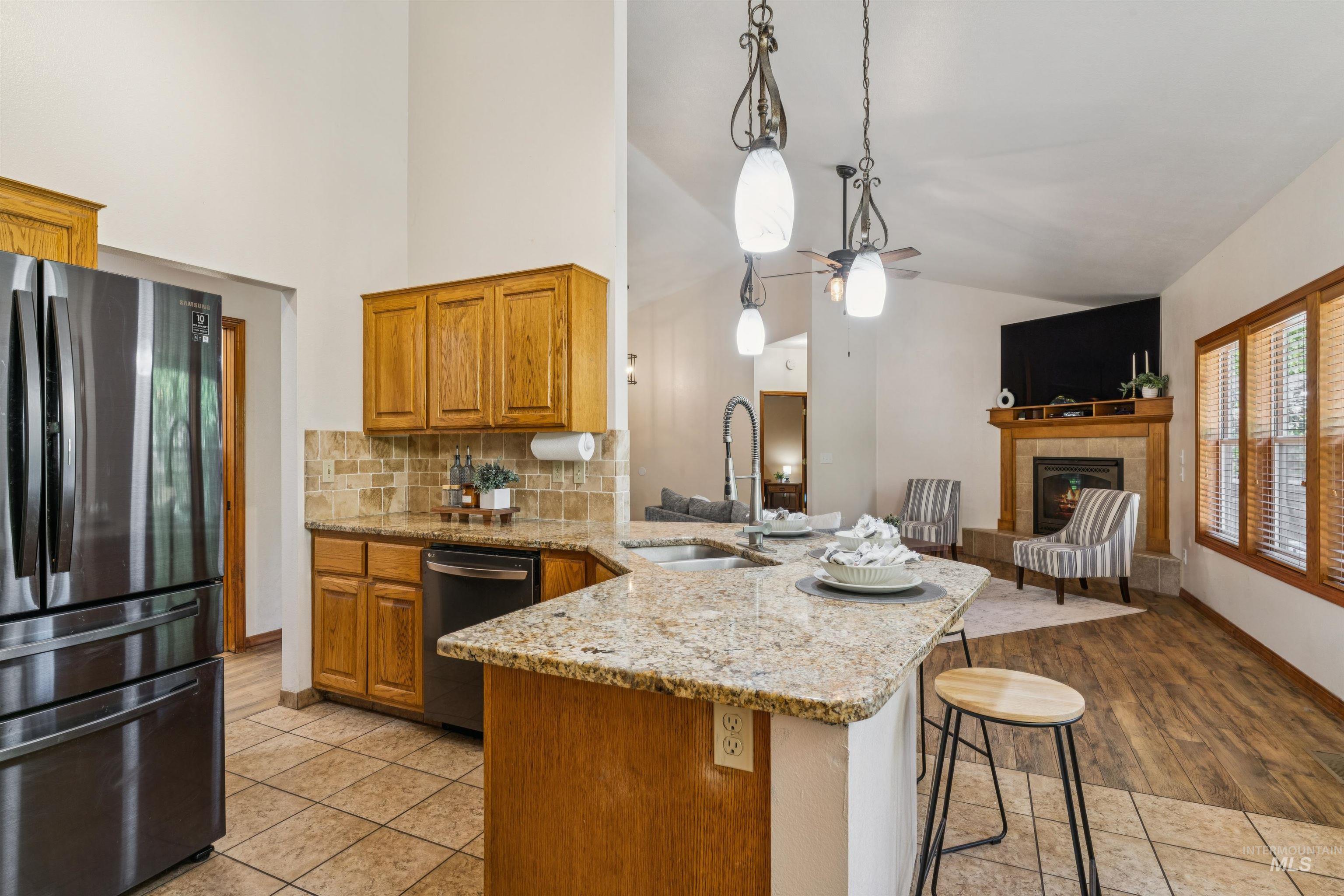 5108 W Cove St, Garden City, Idaho 83714, 2 Bedrooms, 2 Bathrooms, Residential For Sale, Price $560,000, 98993420