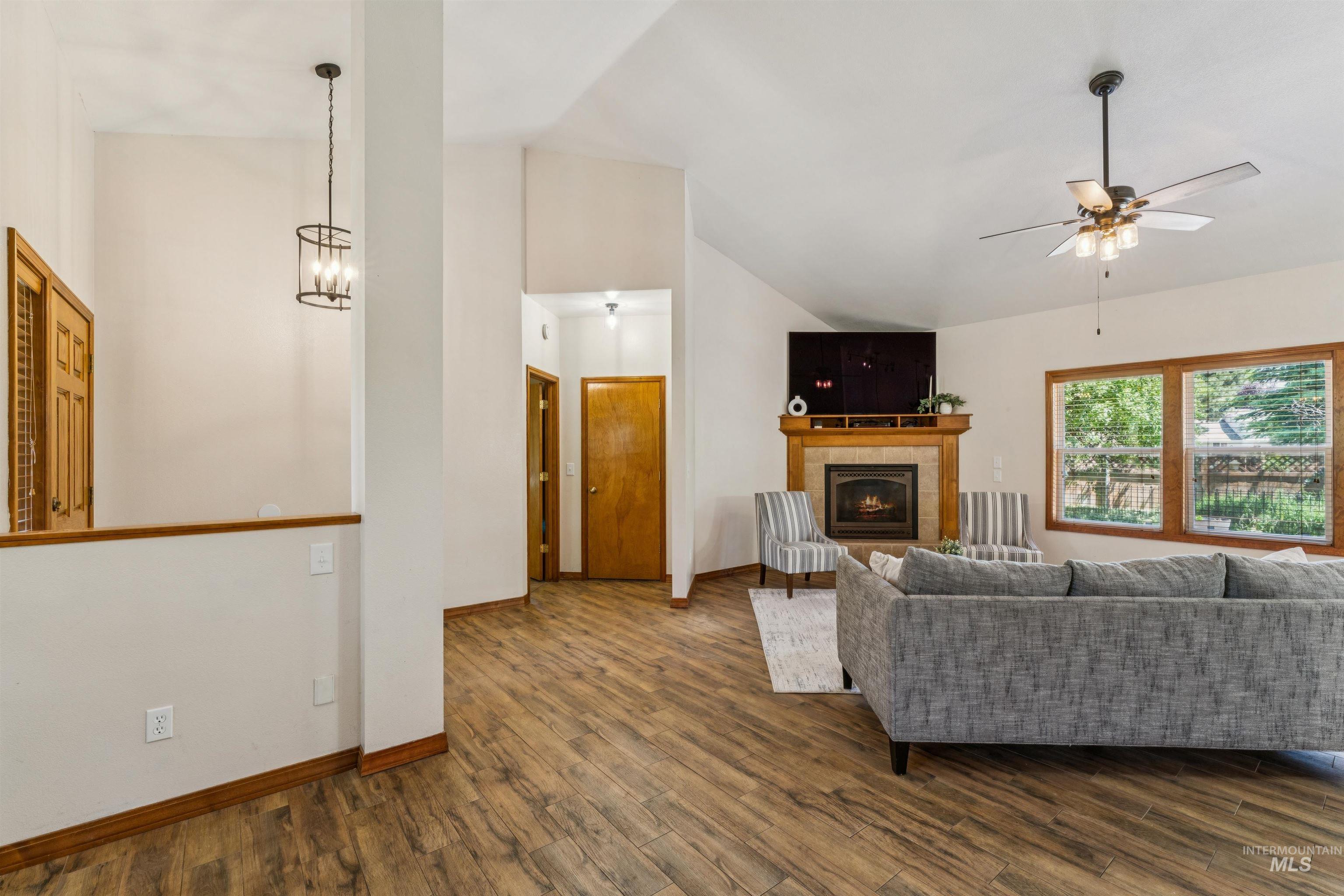 5108 W Cove St, Garden City, Idaho 83714, 2 Bedrooms, 2 Bathrooms, Residential For Sale, Price $560,000, 98993420