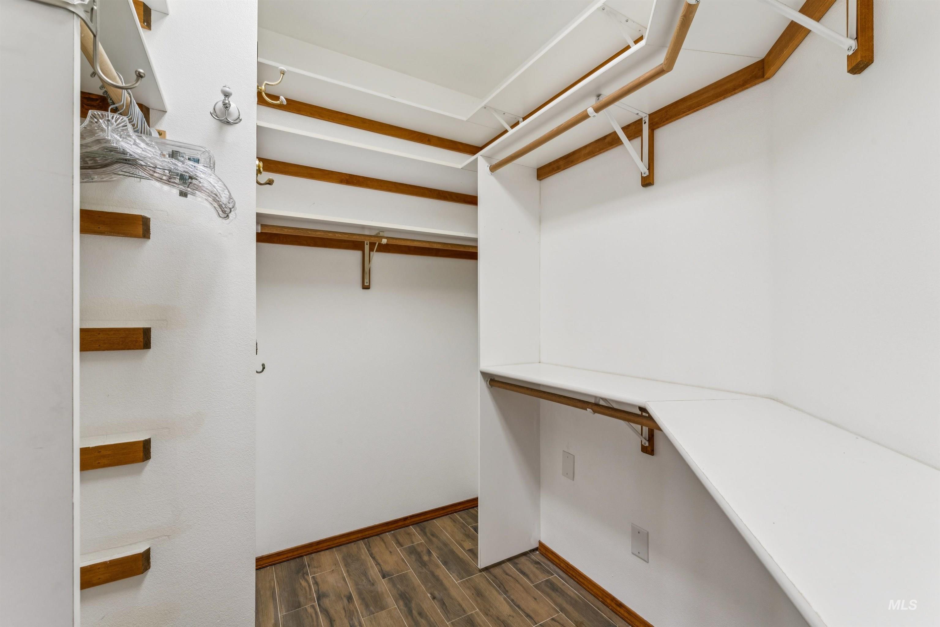 5108 W Cove St, Garden City, Idaho 83714, 2 Bedrooms, 2 Bathrooms, Residential For Sale, Price $560,000, 98993420