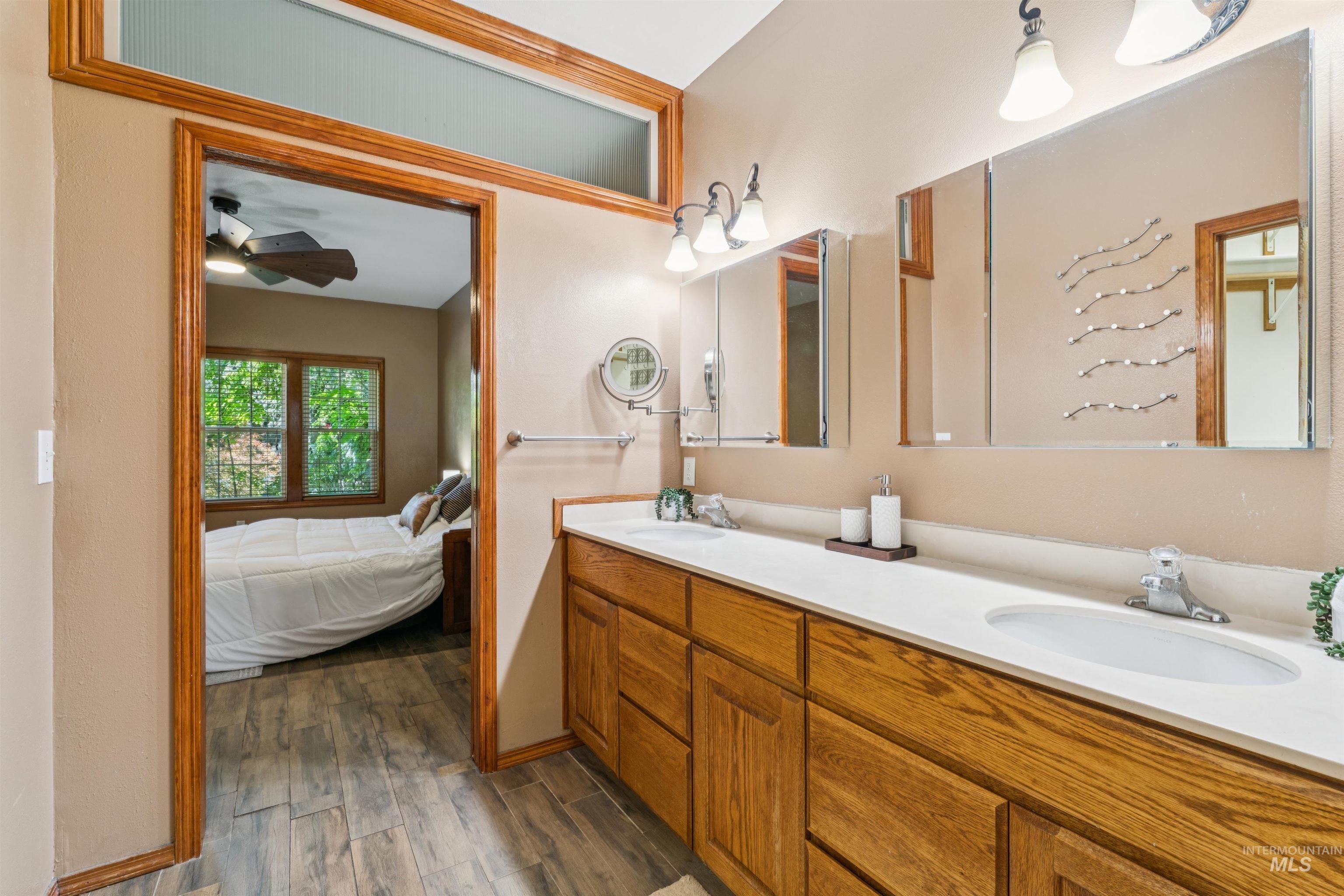5108 W Cove St, Garden City, Idaho 83714, 2 Bedrooms, 2 Bathrooms, Residential For Sale, Price $560,000, 98993420