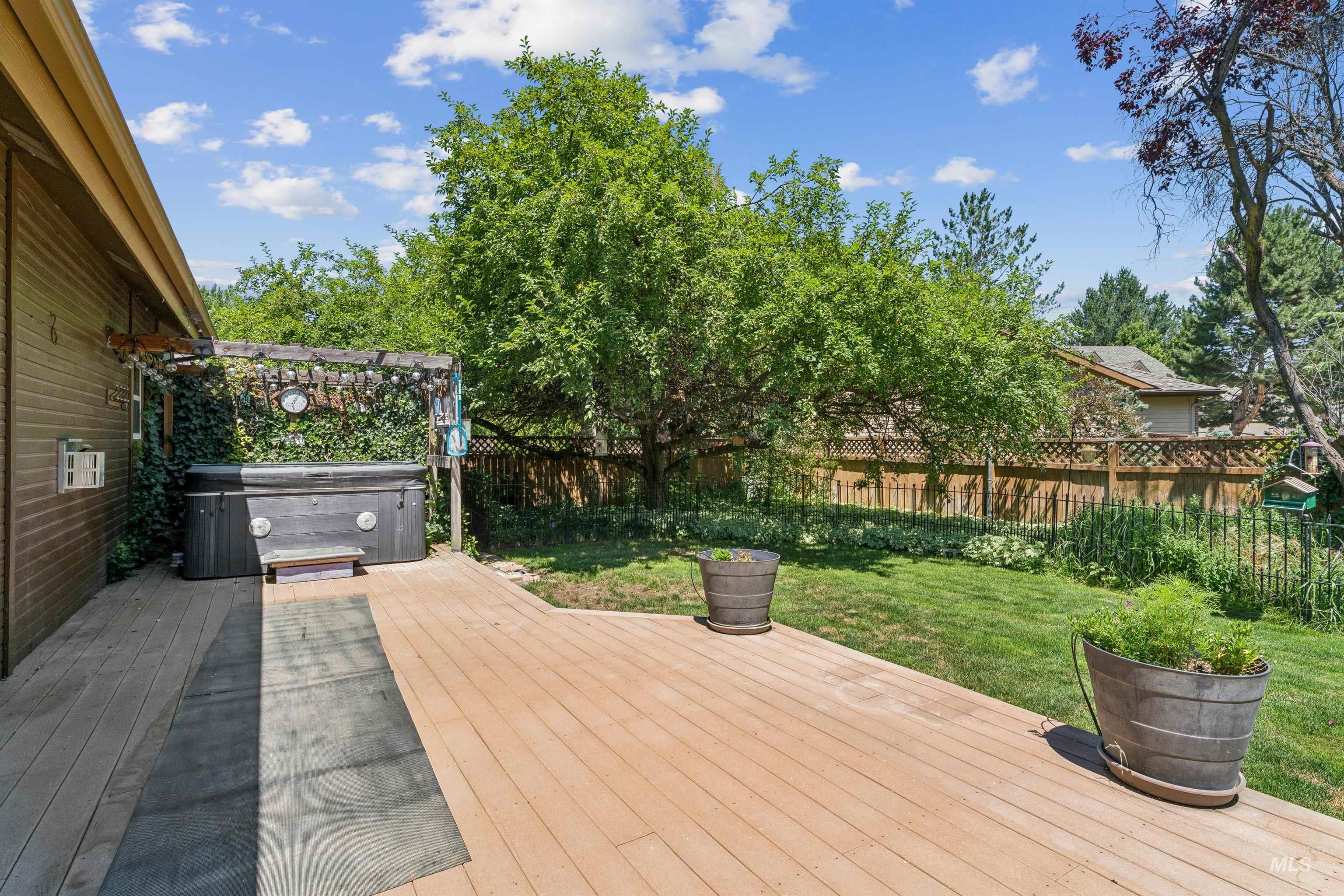 5108 W Cove St, Garden City, Idaho 83714, 2 Bedrooms, 2 Bathrooms, Residential For Sale, Price $560,000, 98993420