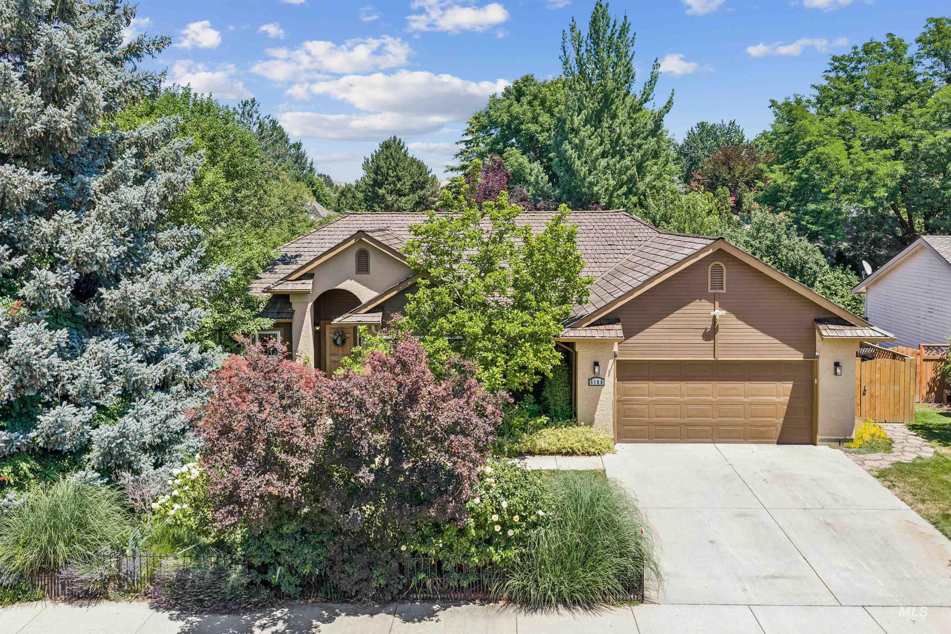 5108 W Cove St, Garden City, Idaho 83714, 2 Bedrooms, 2 Bathrooms, Residential For Sale, Price $560,000, 98993420