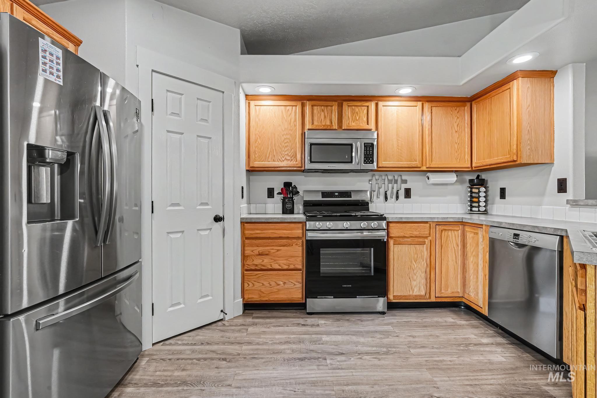 20191 Mather Ave., Caldwell, Idaho 83605, 4 Bedrooms, 2.5 Bathrooms, Residential For Sale, Price $414,900, 98993421