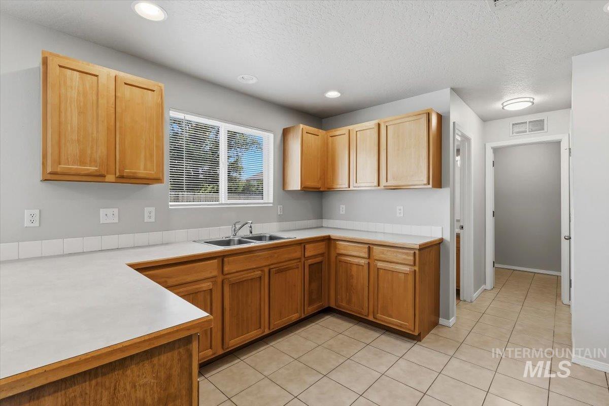 17676 N Armstead Ave, Nampa, Idaho 83687, 4 Bedrooms, 2.5 Bathrooms, Residential For Sale, Price $433,500, 98993423