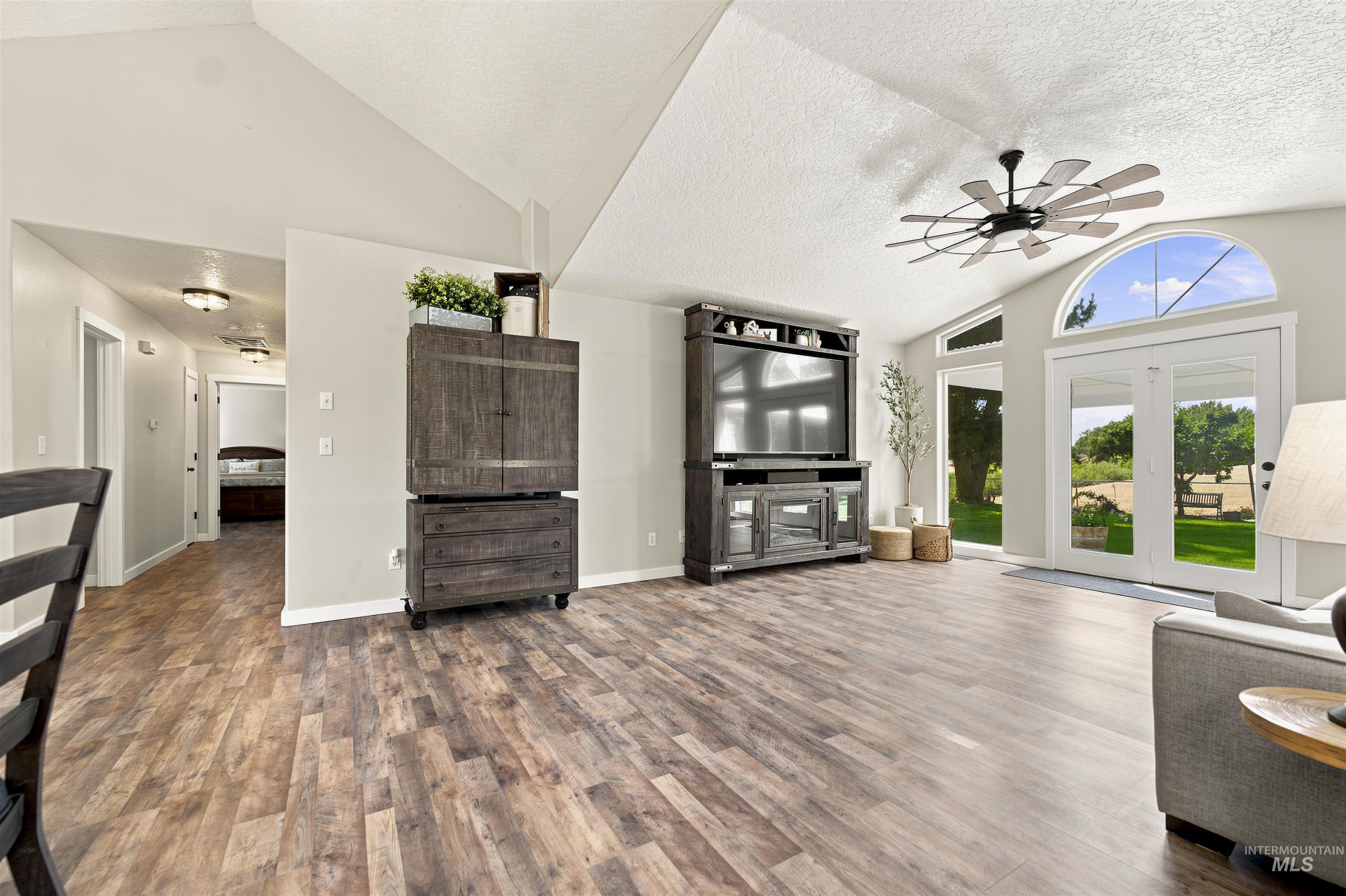 24864 Coventry Drive, Caldwell, Idaho 83607, 3 Bedrooms, 2 Bathrooms, Residential For Sale, Price $874,900, 98993424