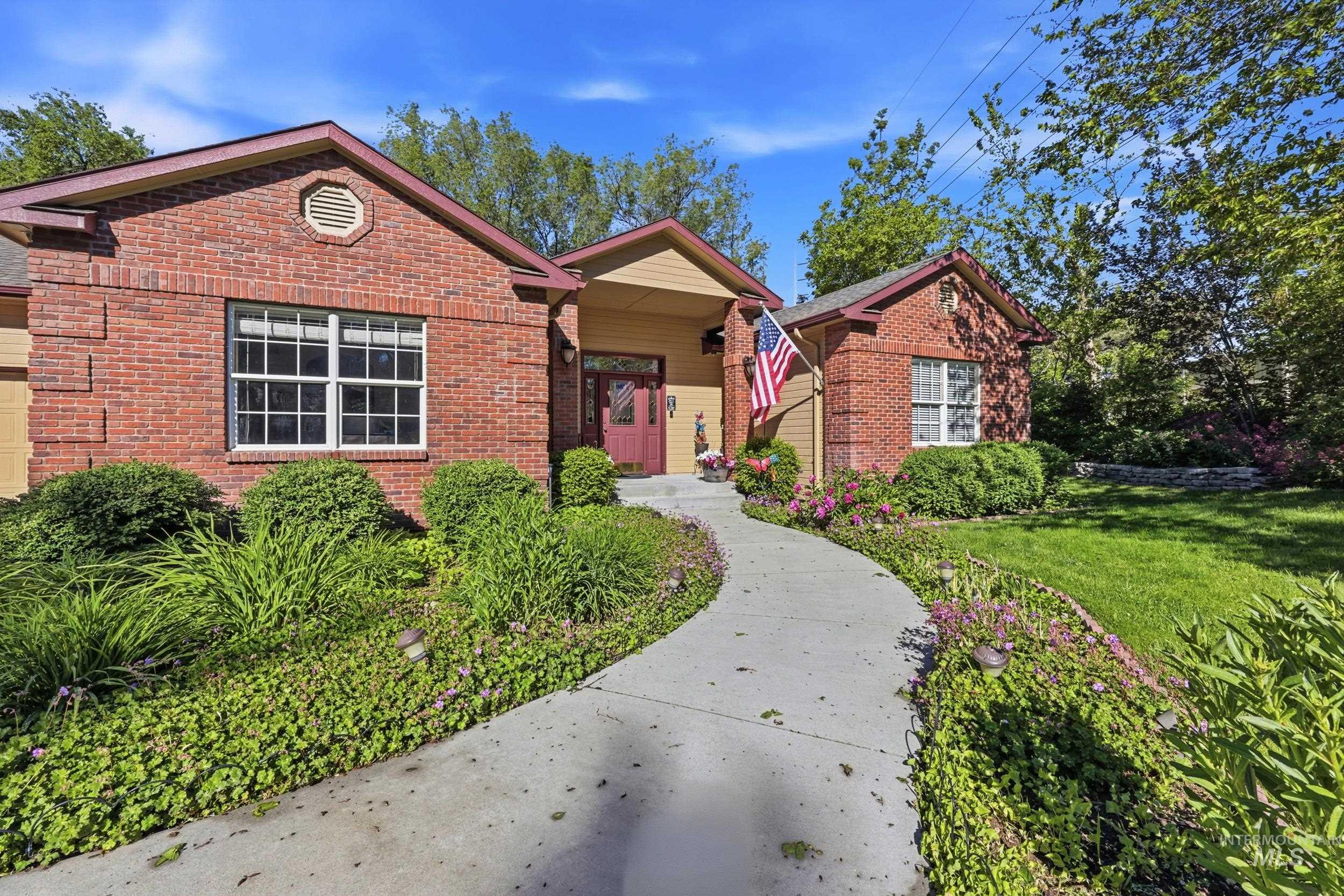 115 Walnut Creek Way, Nampa, Idaho 83686, 4 Bedrooms, 2.5 Bathrooms, Residential For Sale, Price $575,000, 98993426