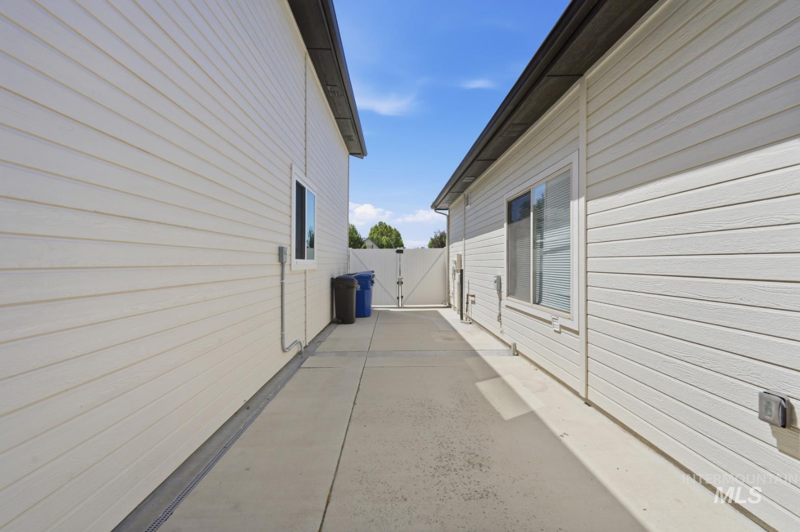 22 N Burlington Dr, Nampa, Idaho 83687, 4 Bedrooms, 3.5 Bathrooms, Residential For Sale, Price $1,099,000, 98993430