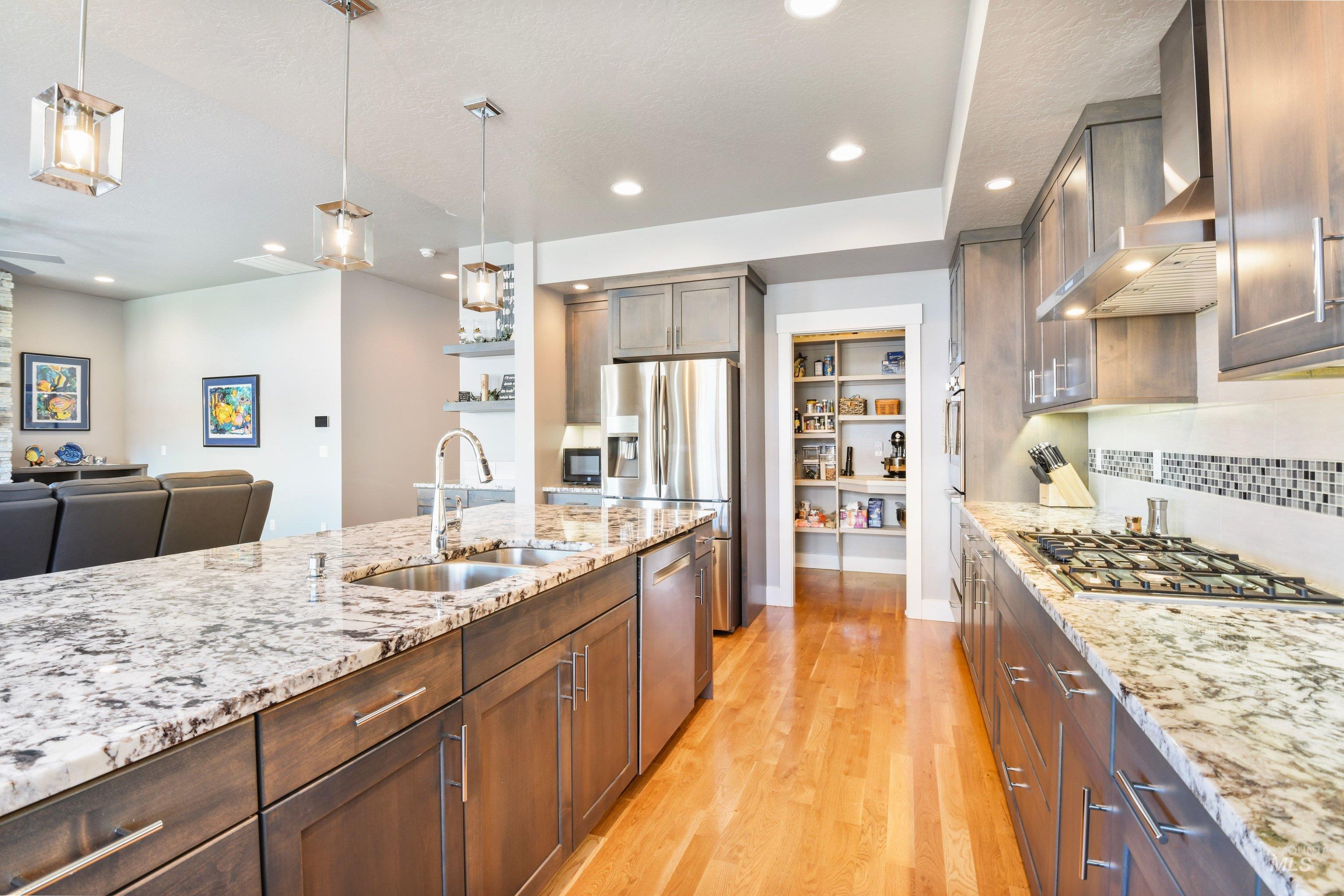 552 W W Buroak Drive, Meridian, Idaho 83642, 4 Bedrooms, 2.5 Bathrooms, Residential For Sale, Price $769,900,MLS 98993434