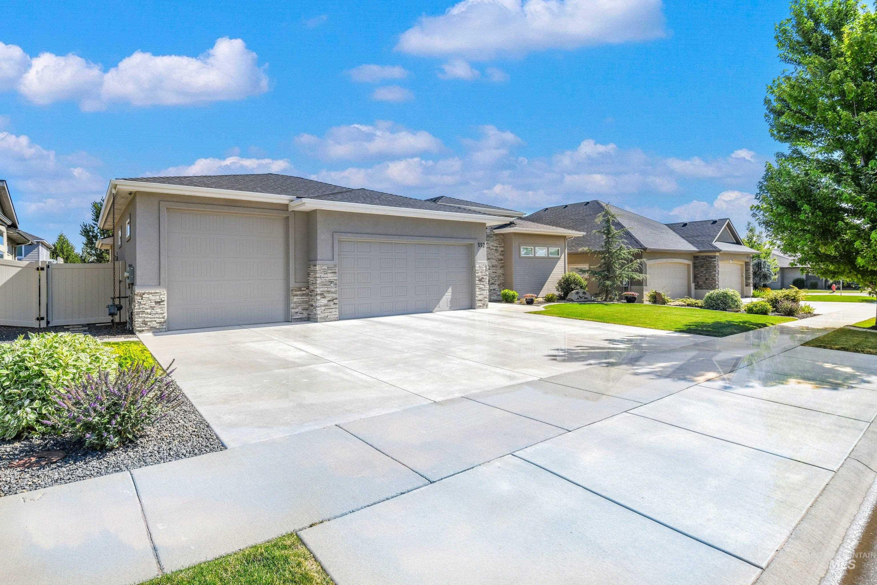 552 W W Buroak Drive, Meridian, Idaho 83642, 4 Bedrooms, 2.5 Bathrooms, Residential For Sale, Price $769,900,MLS 98993434
