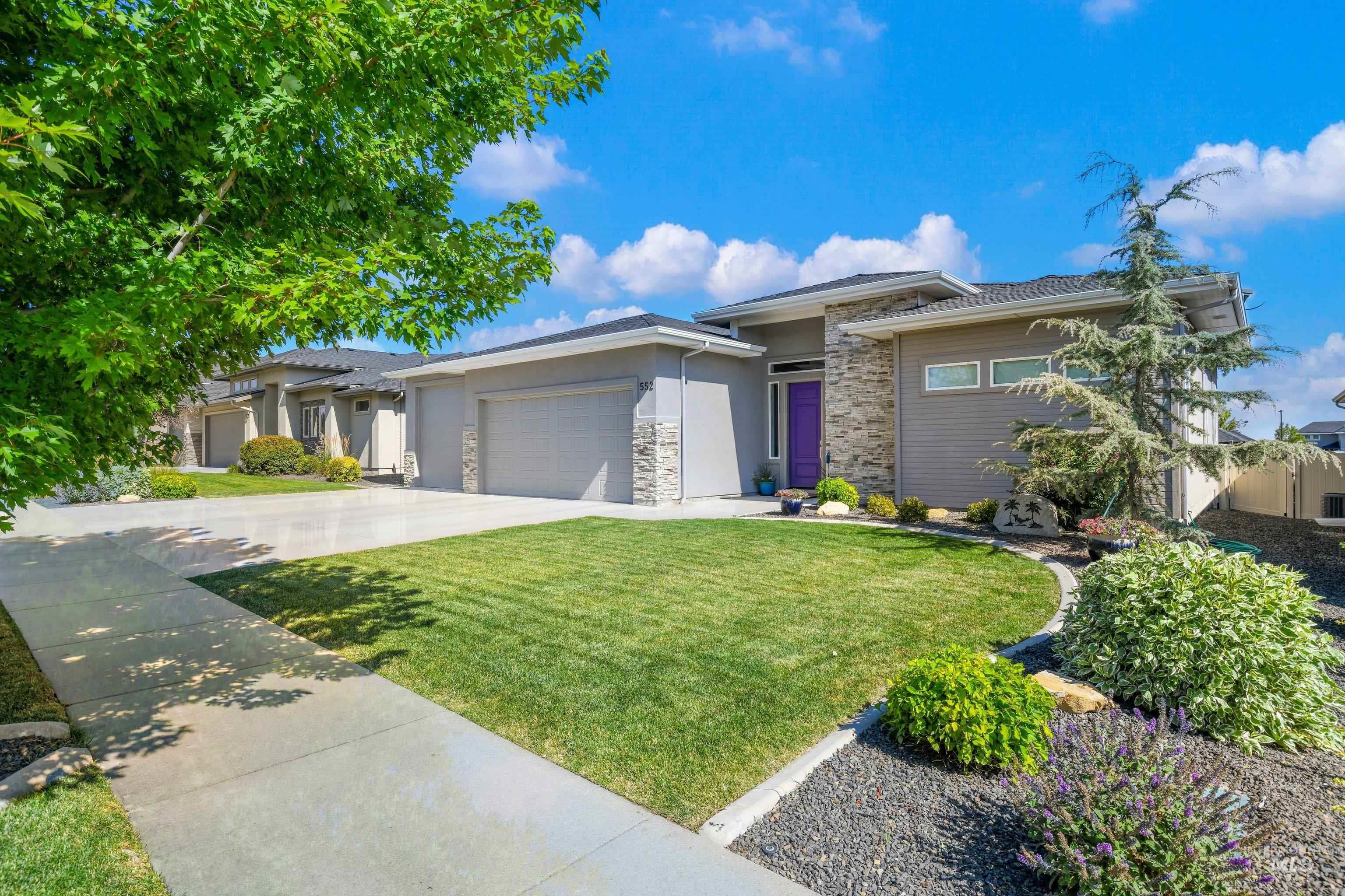 552 W W Buroak Drive, Meridian, Idaho 83642, 4 Bedrooms, 2.5 Bathrooms, Residential For Sale, Price $769,900,MLS 98993434
