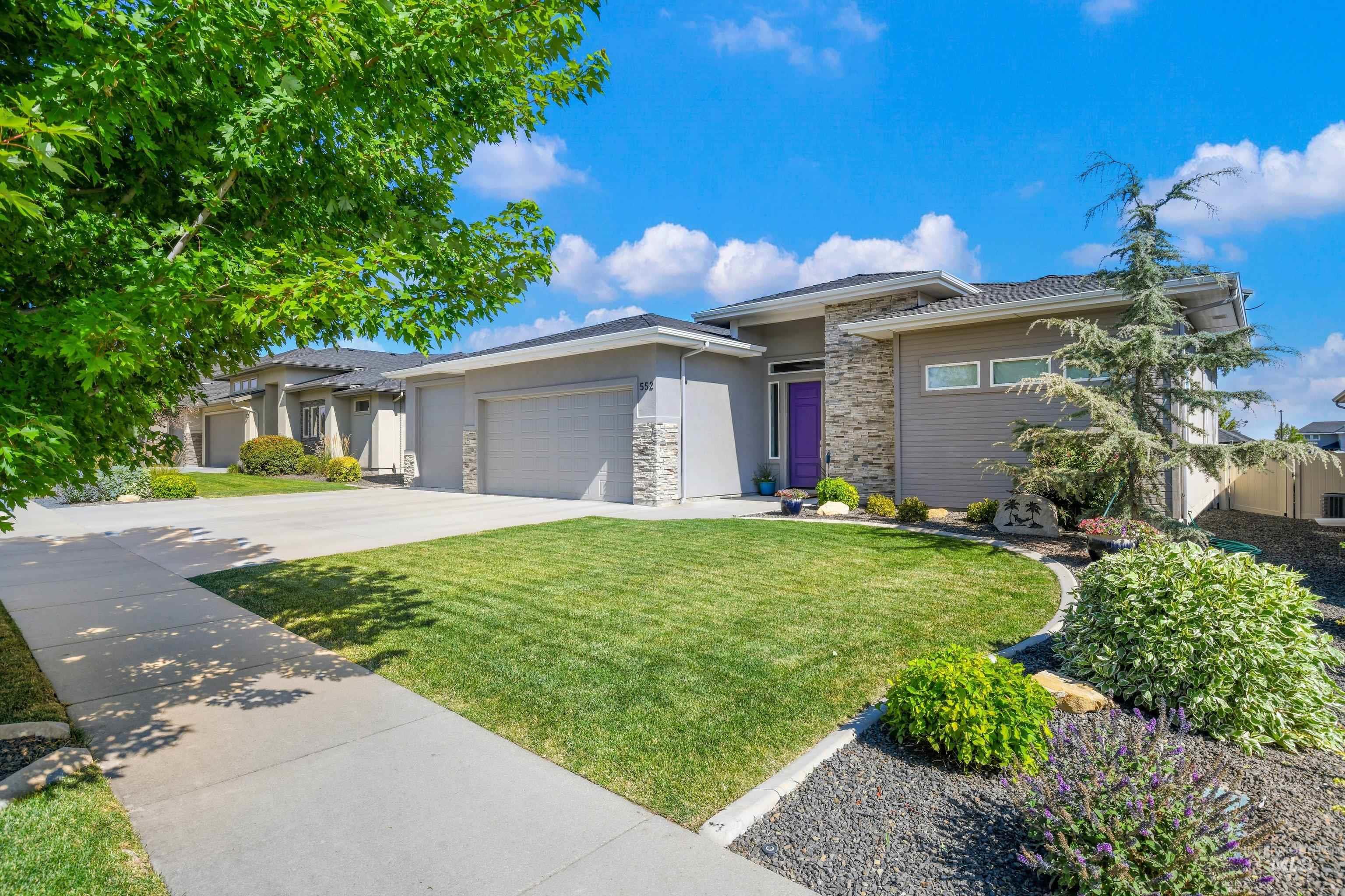 552 W W Buroak Drive, Meridian, Idaho 83642, 4 Bedrooms, 2.5 Bathrooms, Residential For Sale, Price $769,900,MLS 98993434
