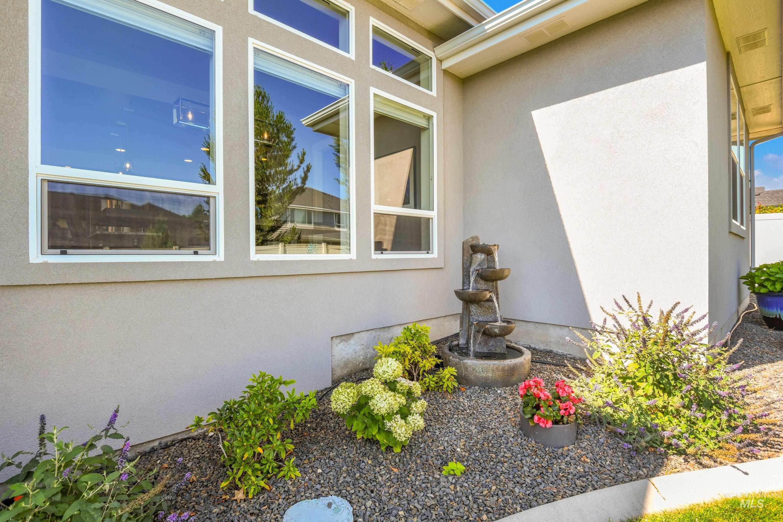552 W W Buroak Drive, Meridian, Idaho 83642, 4 Bedrooms, 2.5 Bathrooms, Residential For Sale, Price $769,900,MLS 98993434