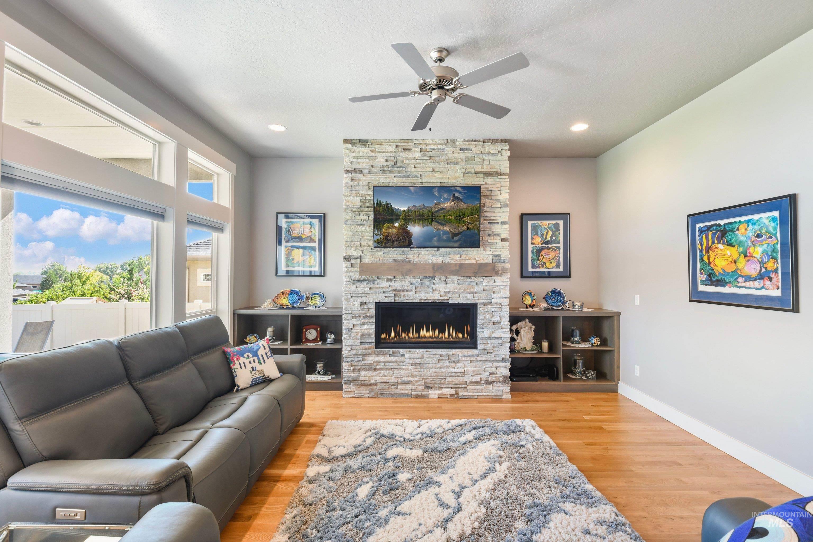 552 W W Buroak Drive, Meridian, Idaho 83642, 4 Bedrooms, 2.5 Bathrooms, Residential For Sale, Price $769,900,MLS 98993434