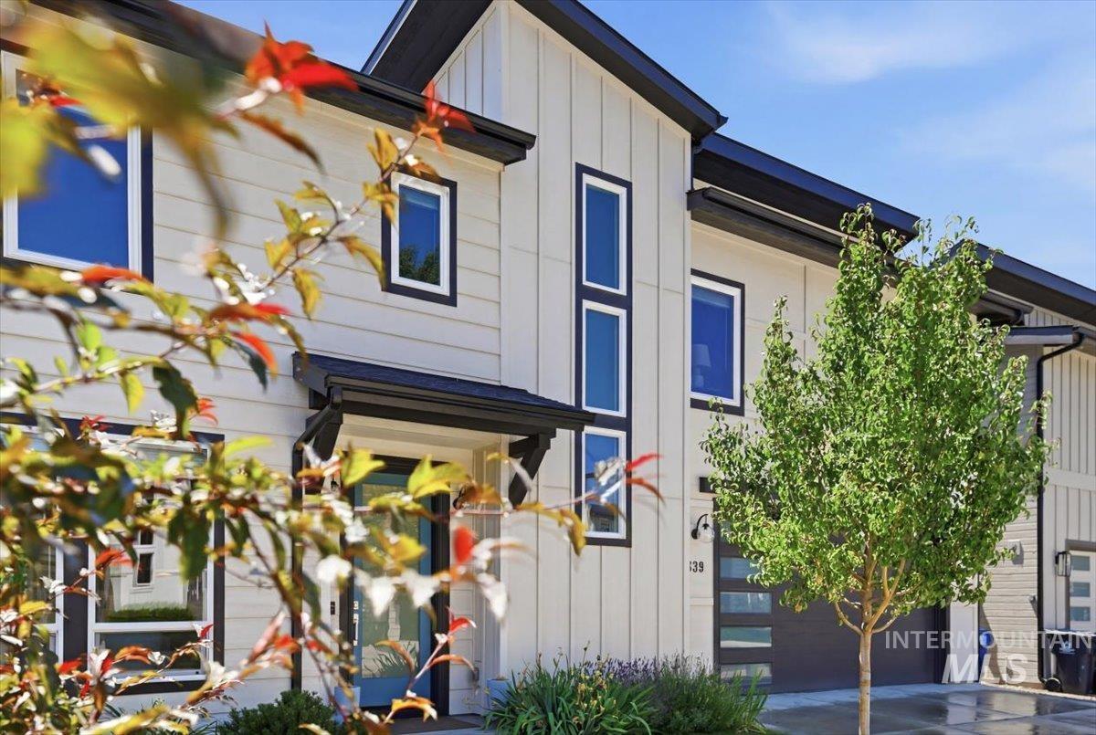 1639 W Cyrus St, Boise, Idaho 83705, 3 Bedrooms, 2.5 Bathrooms, Residential For Sale, Price $599,900,MLS 98993438