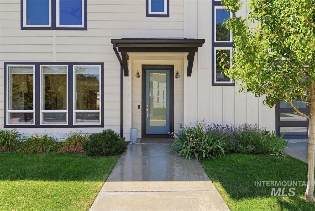 1639 W Cyrus St, Boise, Idaho 83705, 3 Bedrooms, 2.5 Bathrooms, Residential For Sale, Price $599,900,MLS 98993438