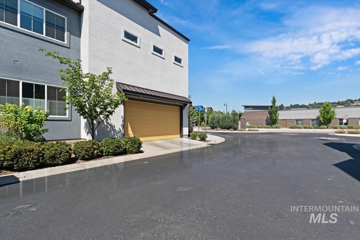 3307 E Trifecta Ln, Boise, Idaho 83716-7195, 3 Bedrooms, 2 Bathrooms, Residential For Sale, Price $729,900,MLS 98993439
