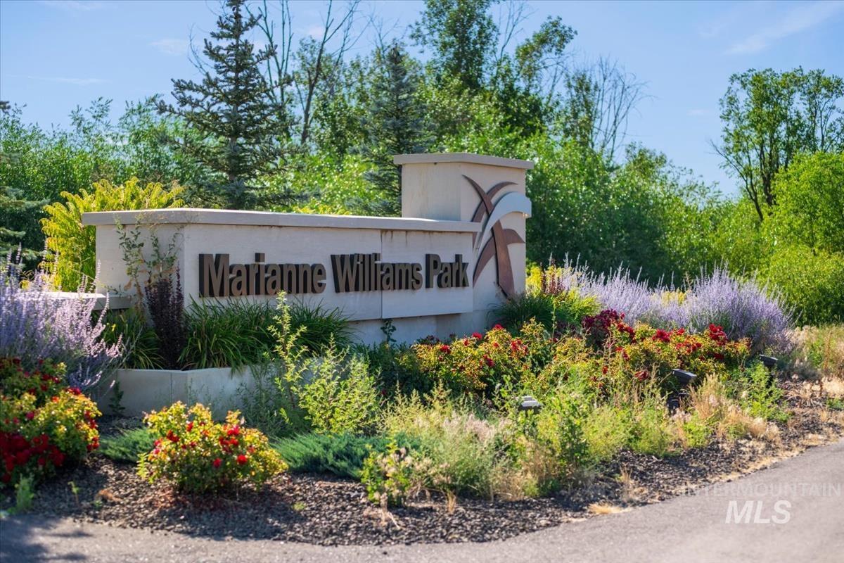 3307 E Trifecta Ln, Boise, Idaho 83716-7195, 3 Bedrooms, 2 Bathrooms, Residential For Sale, Price $729,900,MLS 98993439