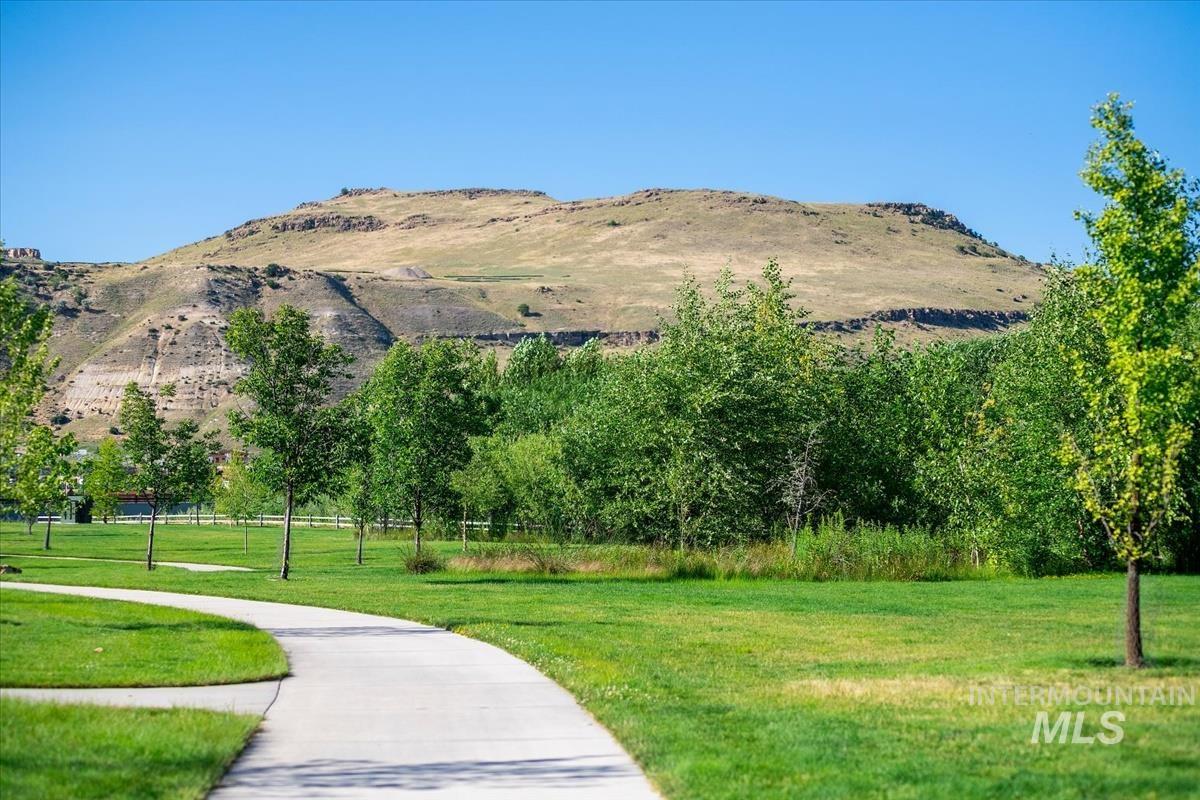 3307 E Trifecta Ln, Boise, Idaho 83716-7195, 3 Bedrooms, 2 Bathrooms, Residential For Sale, Price $729,900,MLS 98993439