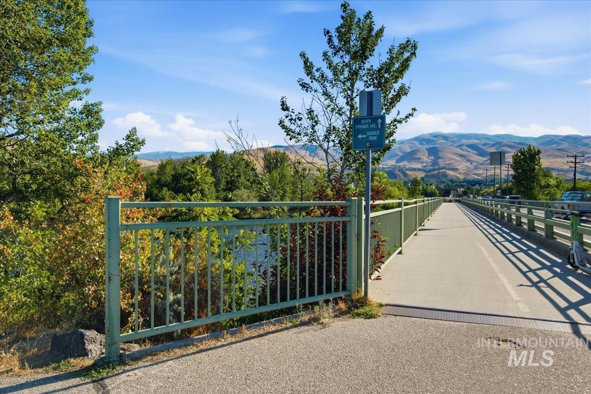 3307 E Trifecta Ln, Boise, Idaho 83716-7195, 3 Bedrooms, 2 Bathrooms, Residential For Sale, Price $729,900,MLS 98993439