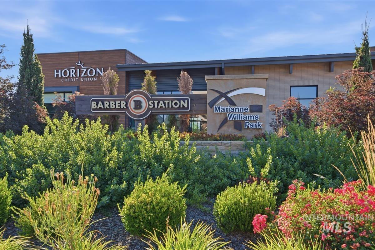 3307 E Trifecta Ln, Boise, Idaho 83716-7195, 3 Bedrooms, 2 Bathrooms, Residential For Sale, Price $729,900,MLS 98993439