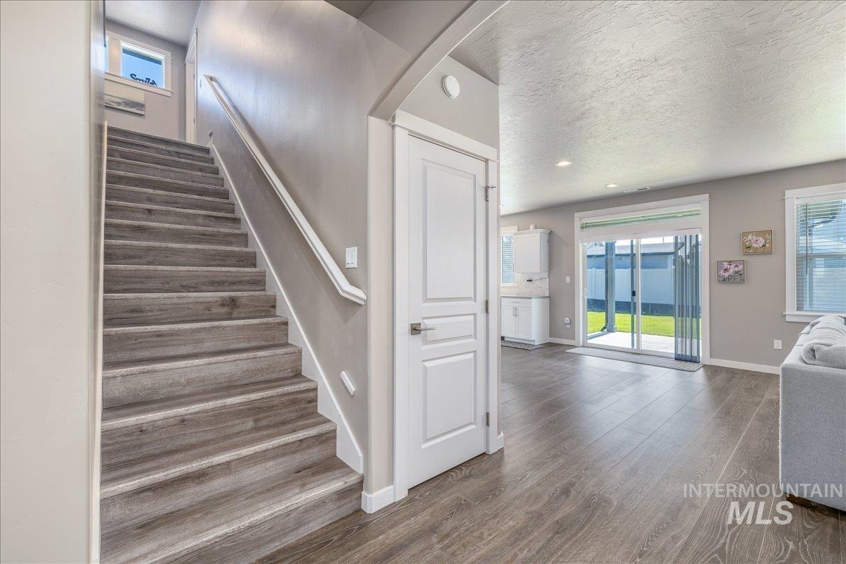 4476 N Glenrock Way, Meridian, Idaho 83646, 5 Bedrooms, 3 Bathrooms, Residential For Sale, Price $725,000,MLS 98993440