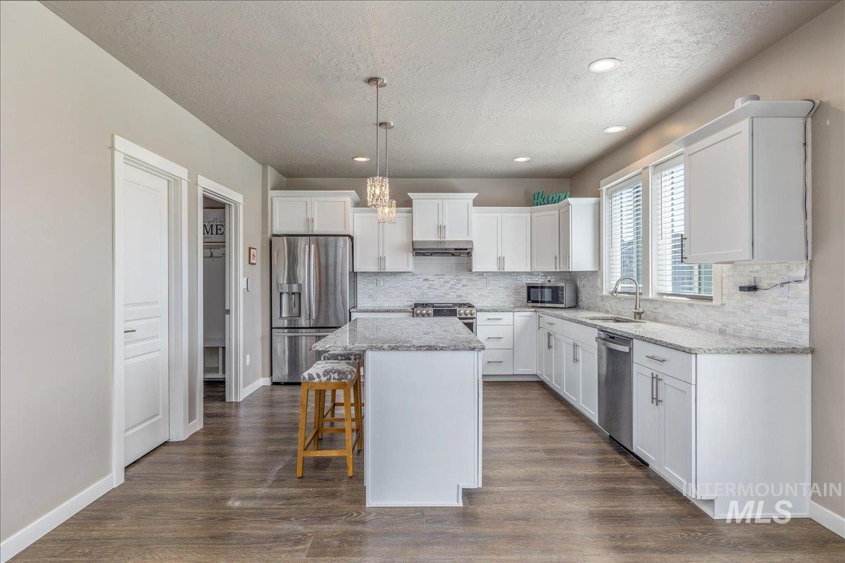 4476 N Glenrock Way, Meridian, Idaho 83646, 5 Bedrooms, 3 Bathrooms, Residential For Sale, Price $725,000,MLS 98993440