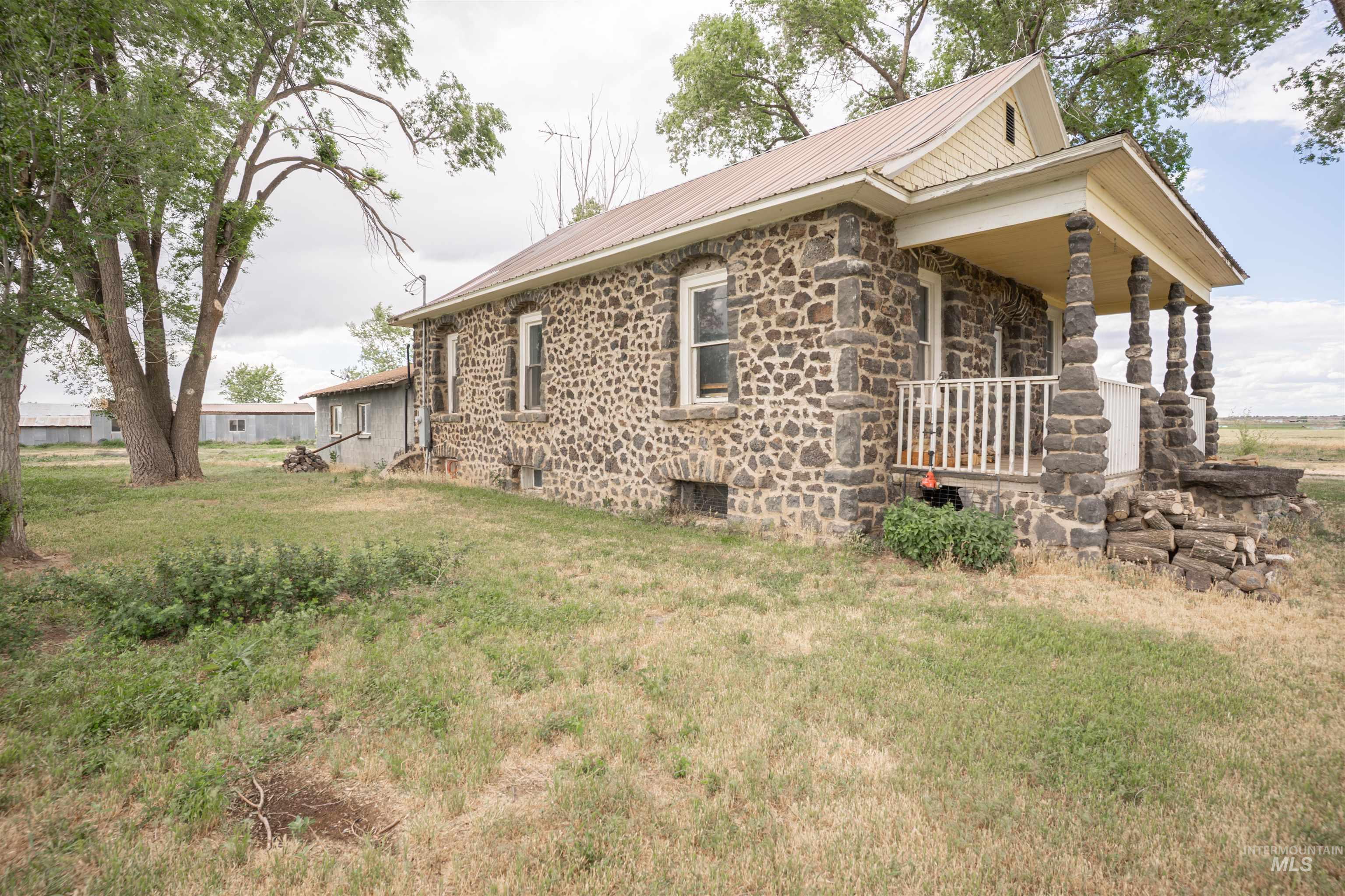 447 S 550 E, Dietrich, Idaho 83324, 2 Bedrooms, 1 Bathroom, Residential For Sale, Price $280,000,MLS 98993444