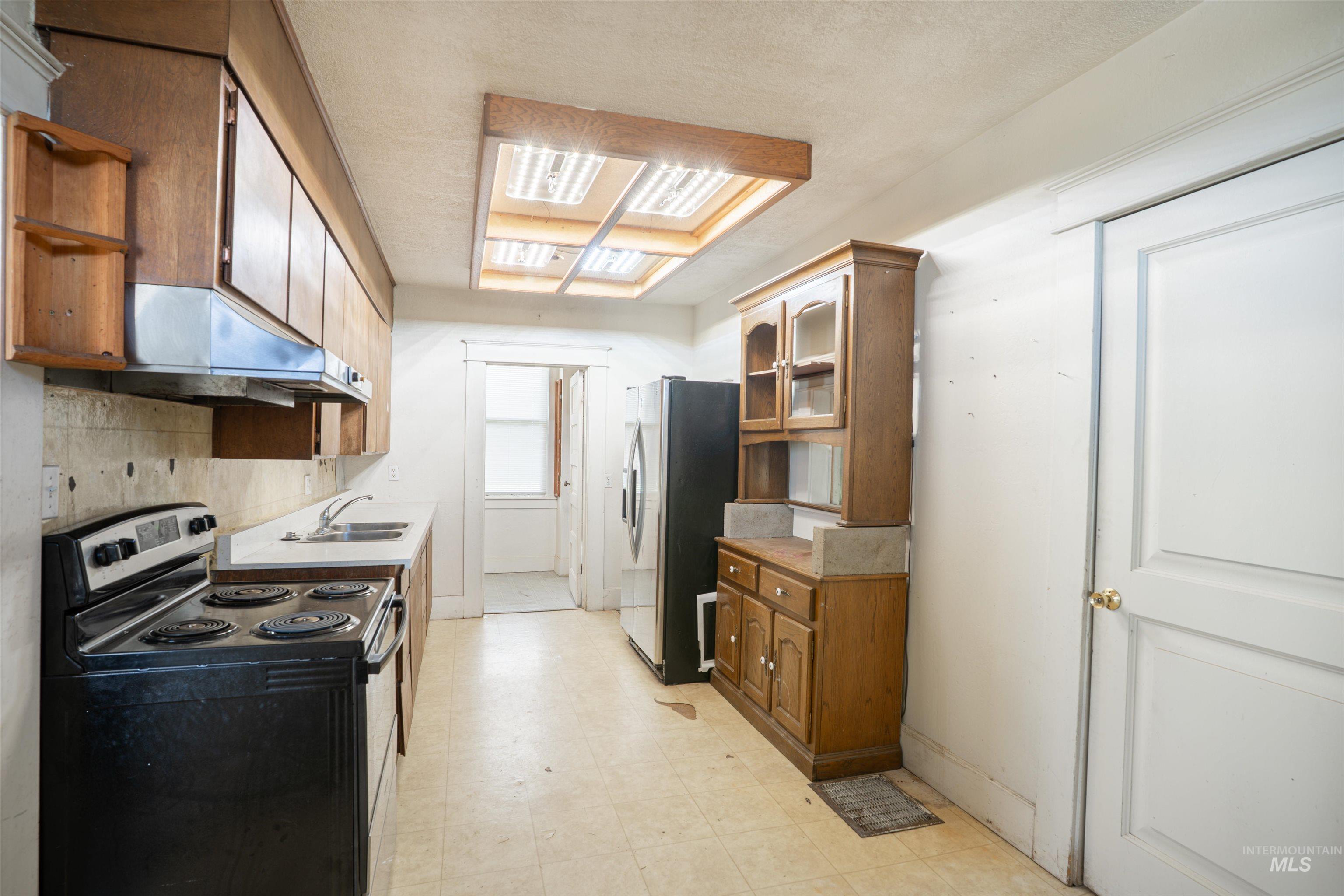 447 S 550 E, Dietrich, Idaho 83324, 2 Bedrooms, 1 Bathroom, Residential For Sale, Price $280,000,MLS 98993444