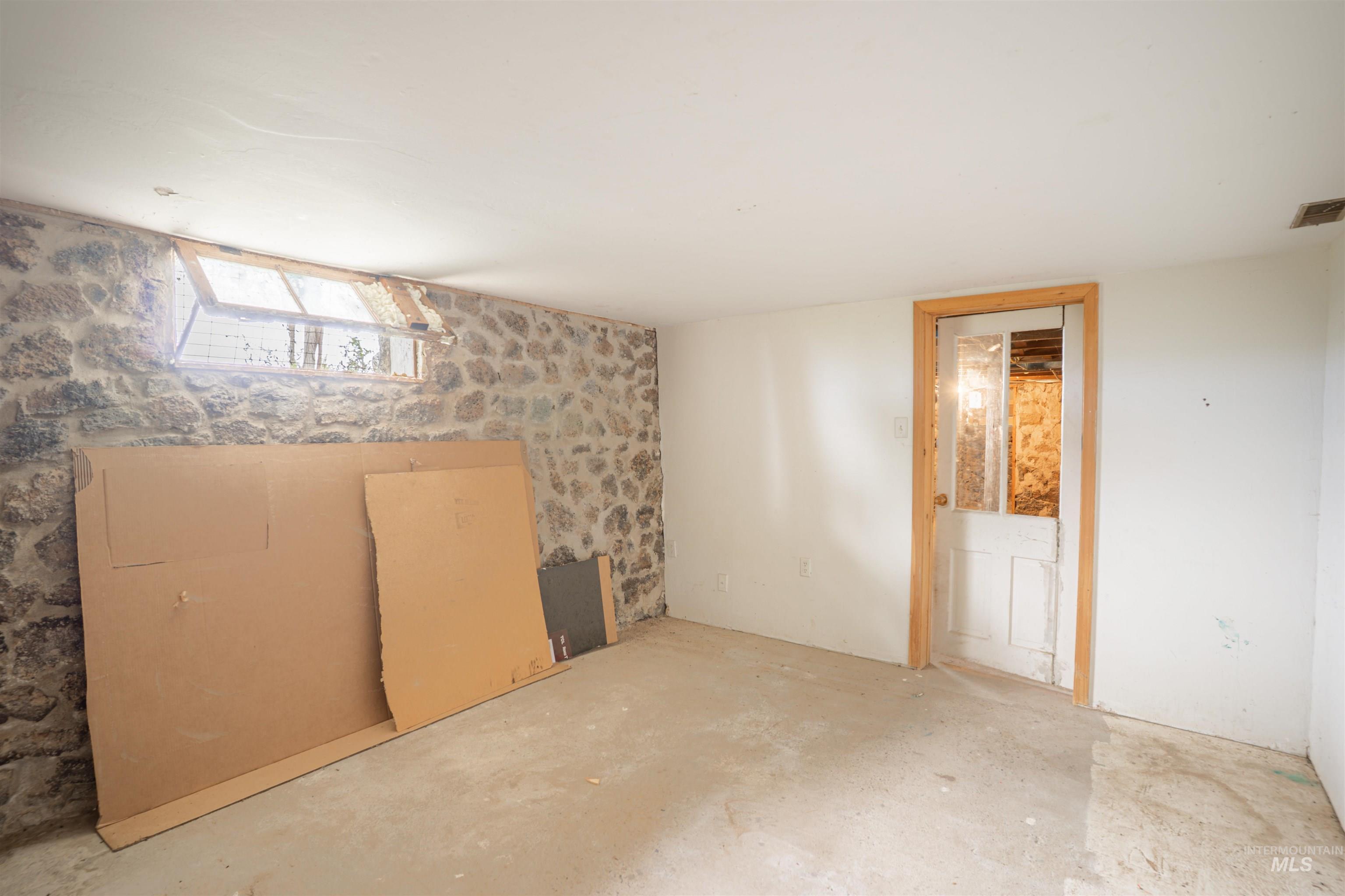 447 S 550 E, Dietrich, Idaho 83324, 2 Bedrooms, 1 Bathroom, Residential For Sale, Price $280,000,MLS 98993444