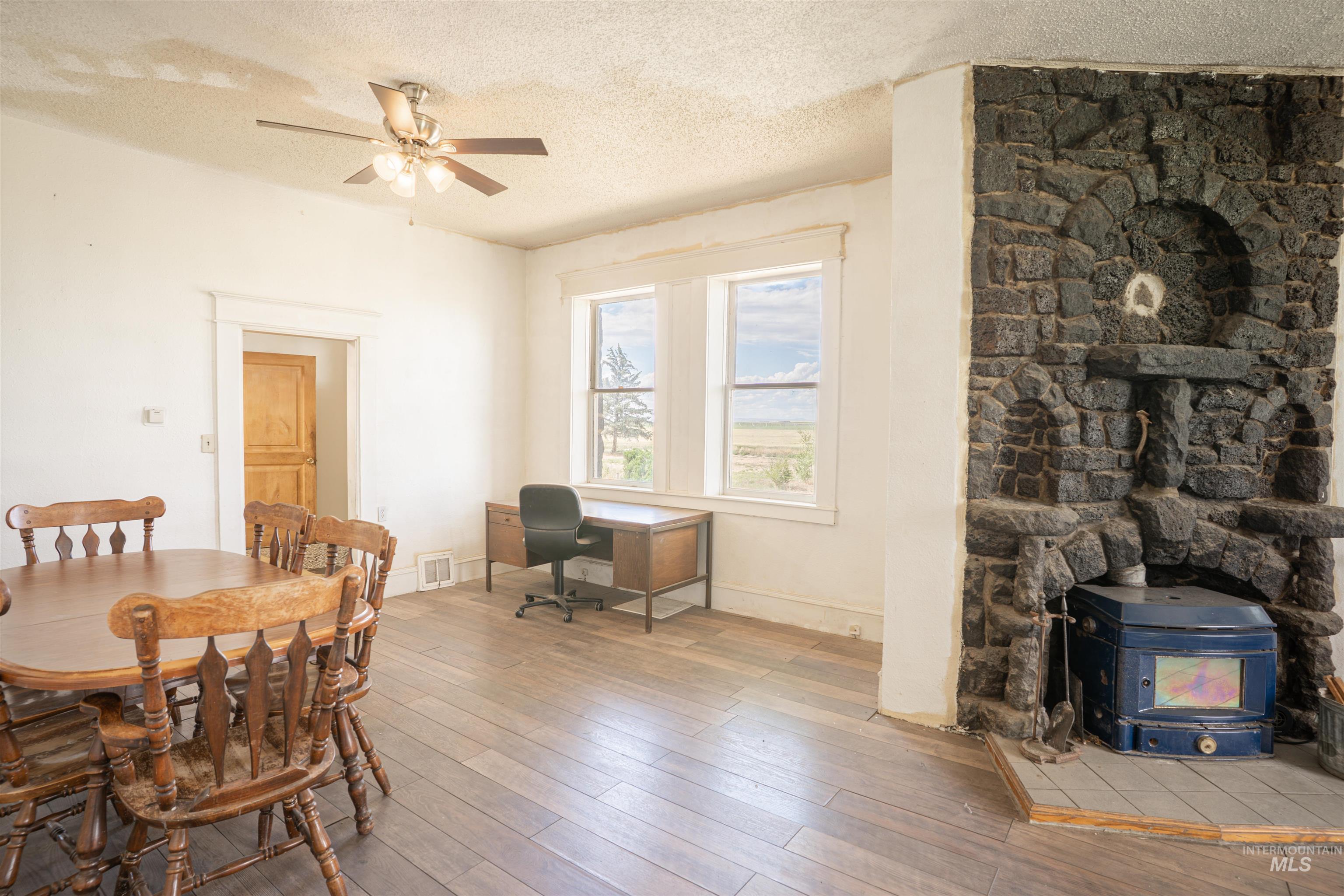 447 S 550 E, Dietrich, Idaho 83324, 2 Bedrooms, 1 Bathroom, Residential For Sale, Price $280,000,MLS 98993444