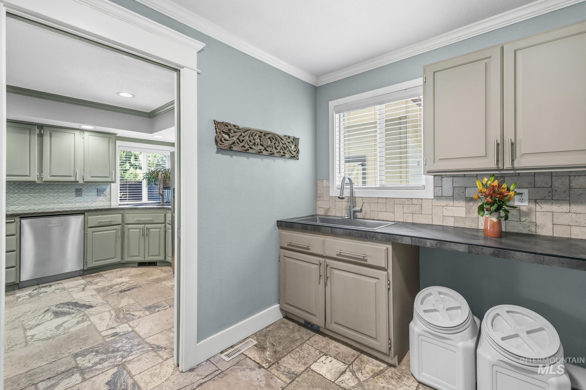 4672 N Marcliffe Way, Boise, Idaho 83704, 3 Bedrooms, 2 Bathrooms, Residential For Sale, Price $544,900,MLS 98993452