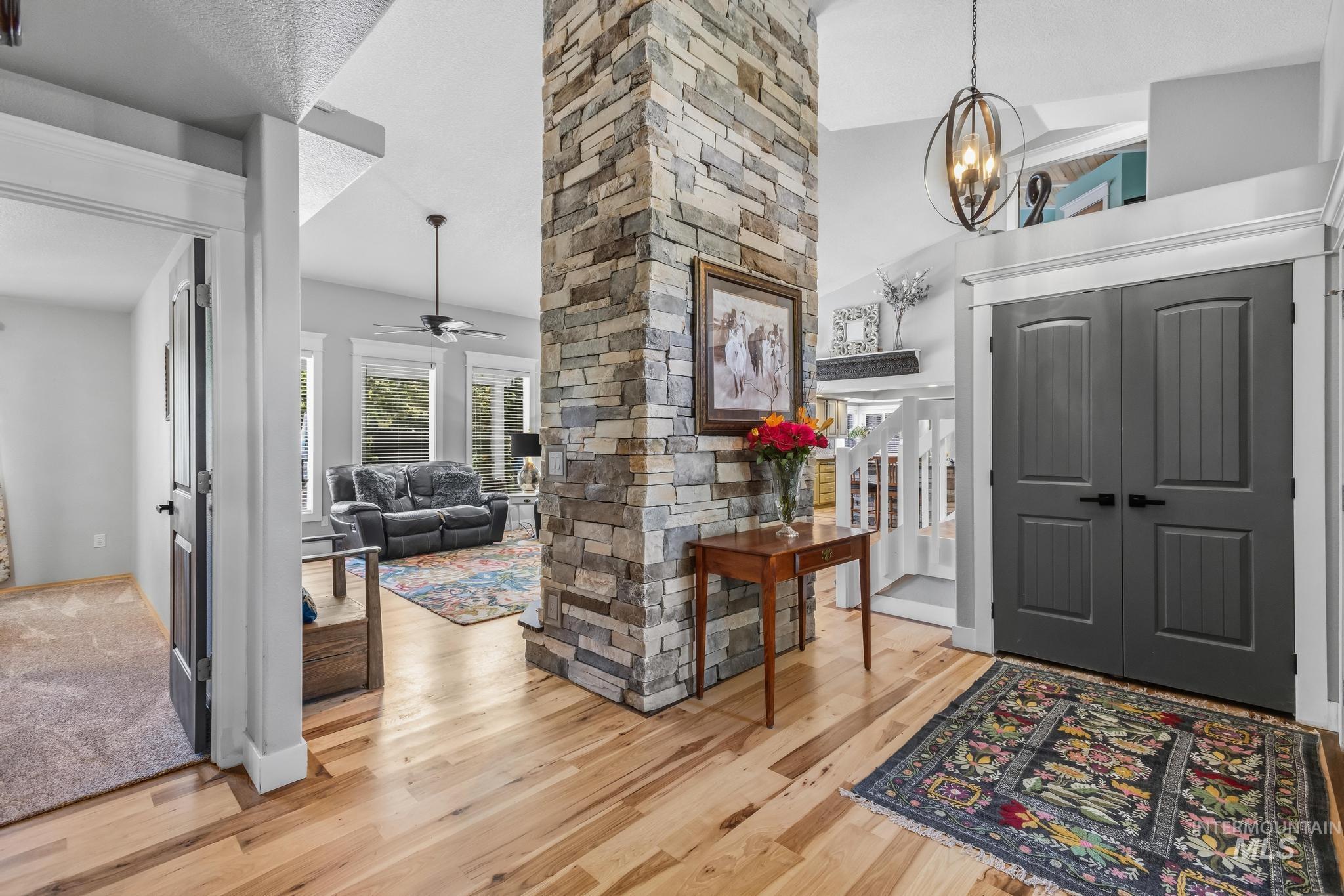 4672 N Marcliffe Way, Boise, Idaho 83704, 3 Bedrooms, 2 Bathrooms, Residential For Sale, Price $544,900,MLS 98993452