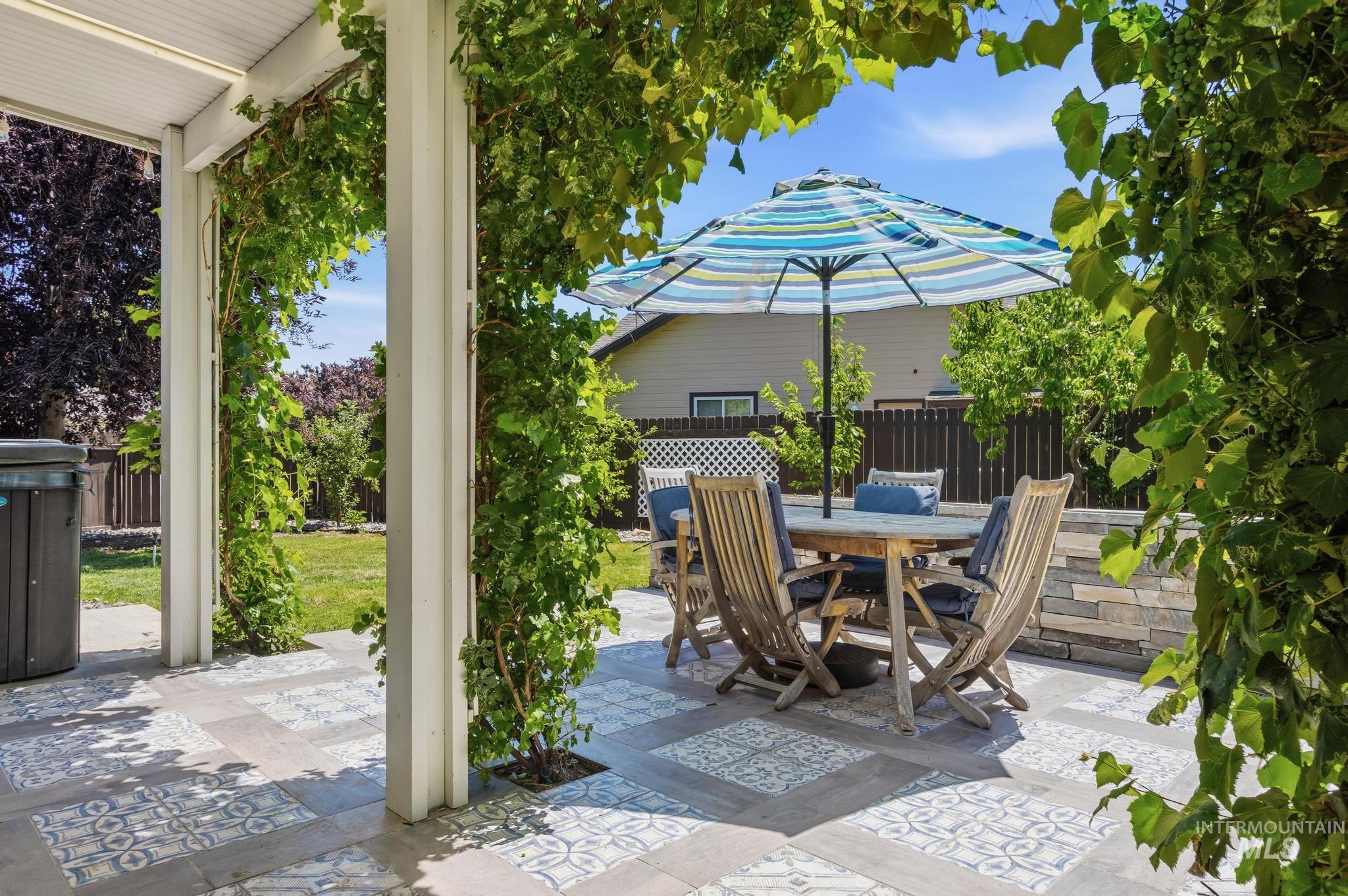 4672 N Marcliffe Way, Boise, Idaho 83704, 3 Bedrooms, 2 Bathrooms, Residential For Sale, Price $544,900,MLS 98993452