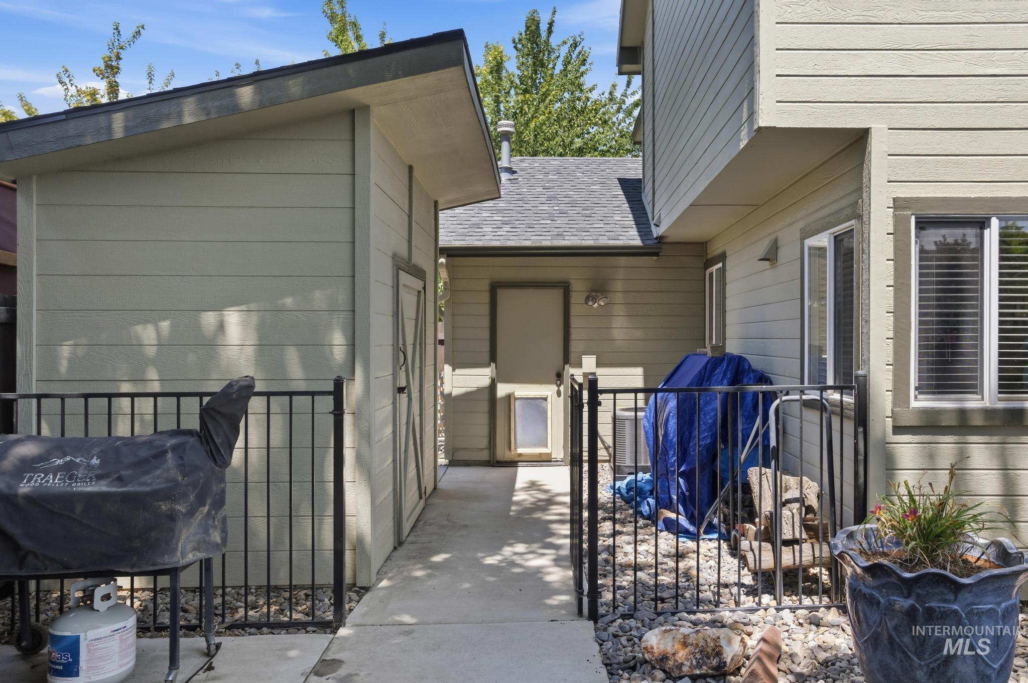 4672 N Marcliffe Way, Boise, Idaho 83704, 3 Bedrooms, 2 Bathrooms, Residential For Sale, Price $544,900,MLS 98993452