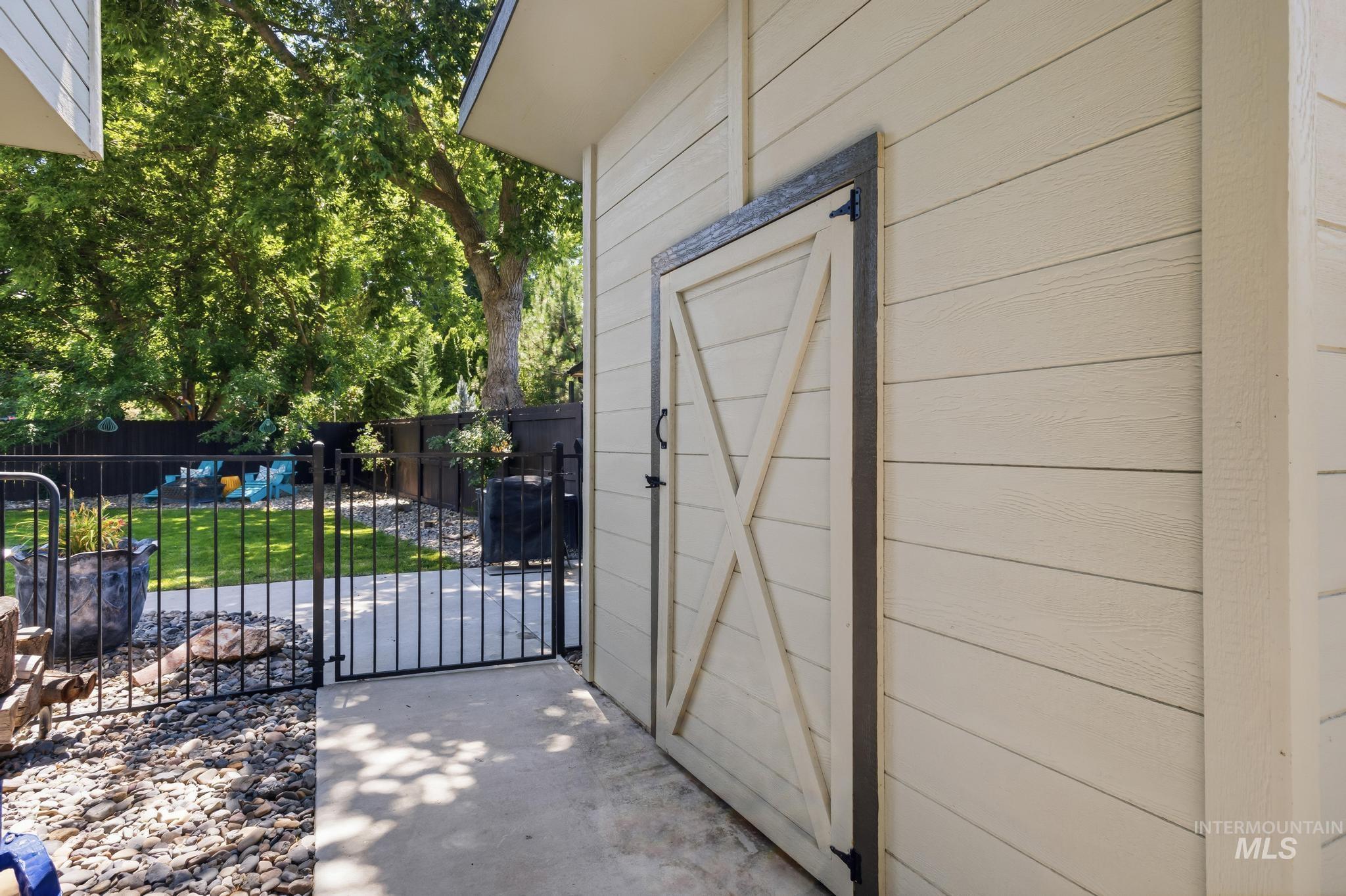4672 N Marcliffe Way, Boise, Idaho 83704, 3 Bedrooms, 2 Bathrooms, Residential For Sale, Price $544,900,MLS 98993452