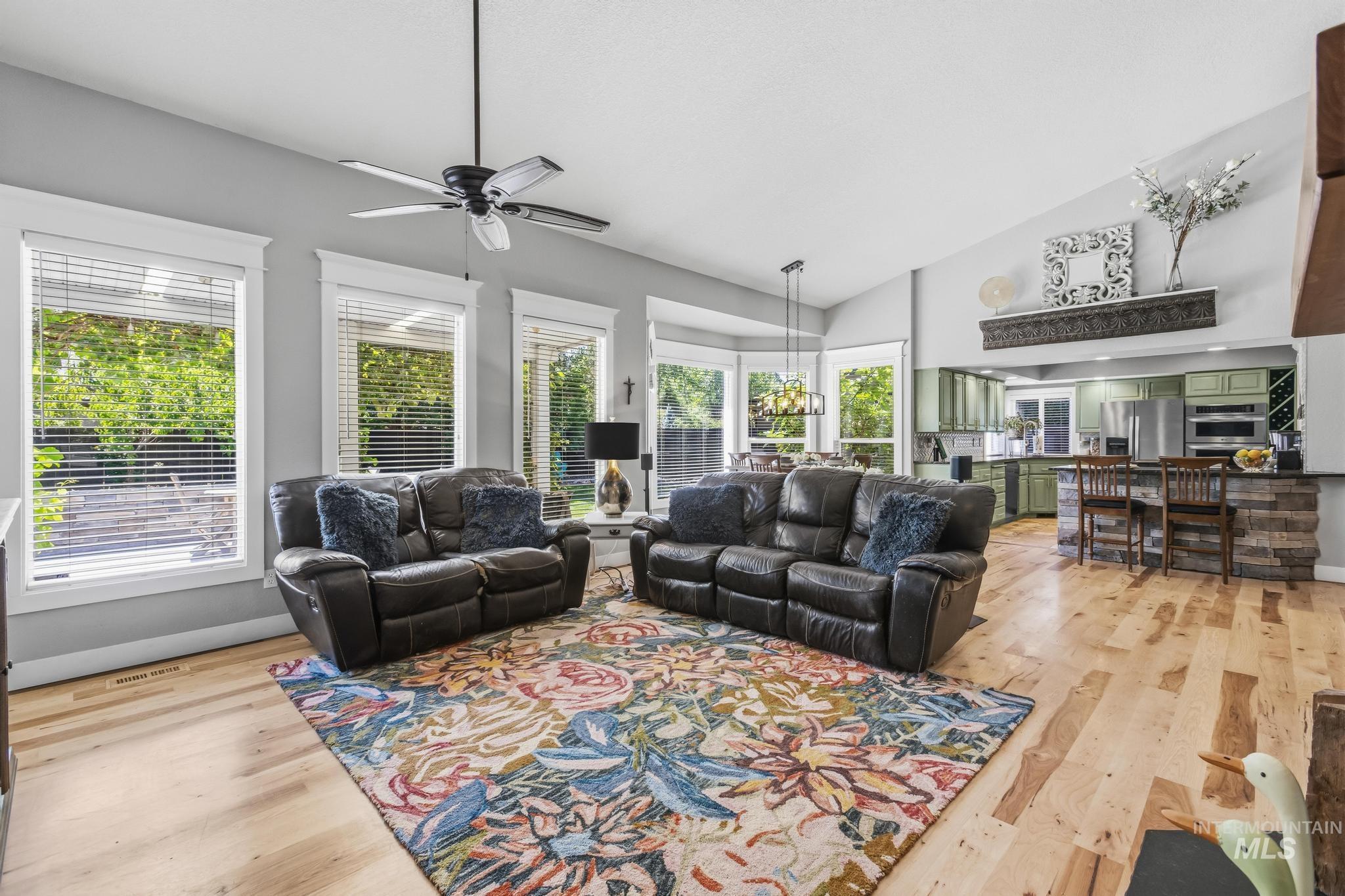 4672 N Marcliffe Way, Boise, Idaho 83704, 3 Bedrooms, 2 Bathrooms, Residential For Sale, Price $544,900,MLS 98993452
