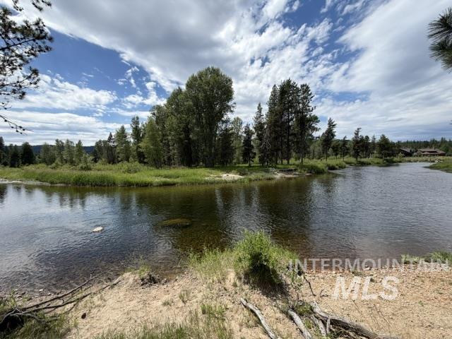 254 Buckcamp Lane, McCall, Idaho 83638, 2 Bedrooms, 2 Bathrooms, Residential For Sale, Price $925,000,MLS 98993453