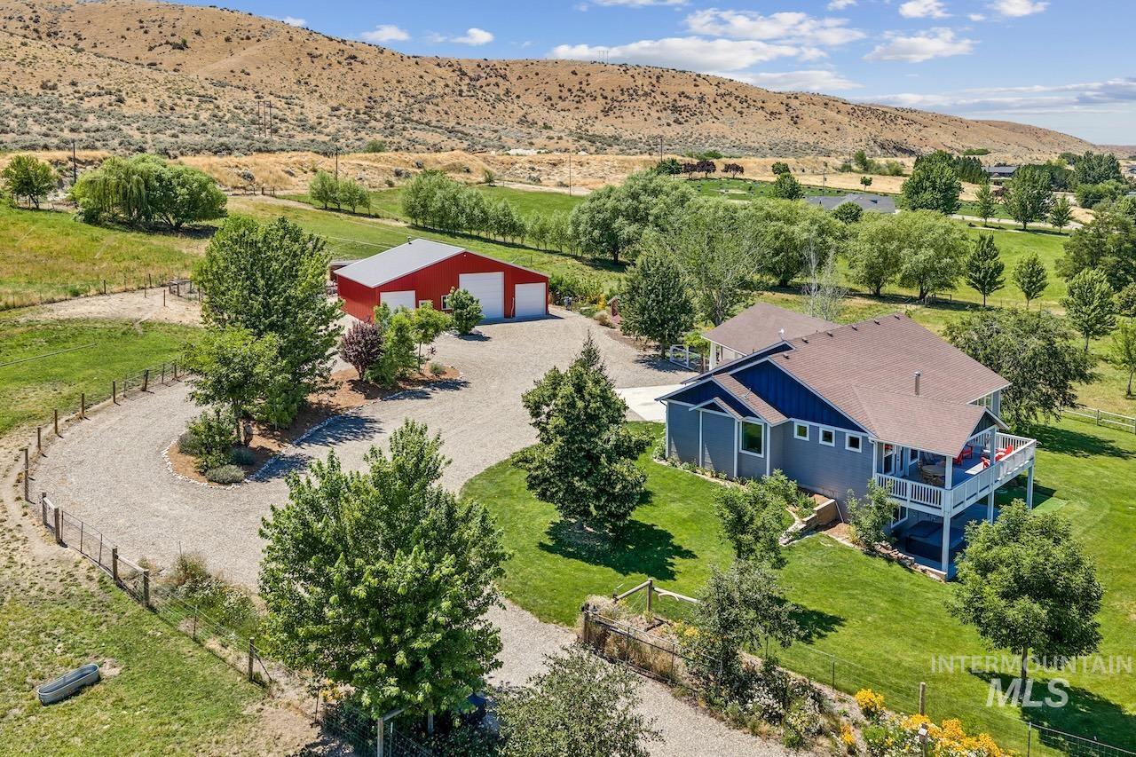 7305 Mustang Ln, Emmett, Idaho 83617, 4 Bedrooms, 3.5 Bathrooms, Residential For Sale, Price $1,337,000,MLS 98993454