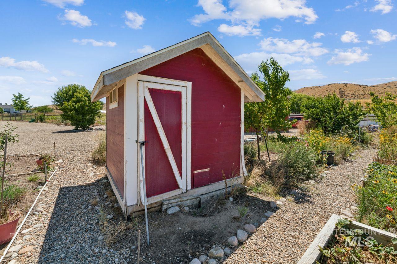 7305 Mustang Ln, Emmett, Idaho 83617, 4 Bedrooms, 3.5 Bathrooms, Residential For Sale, Price $1,297,000, 98993454