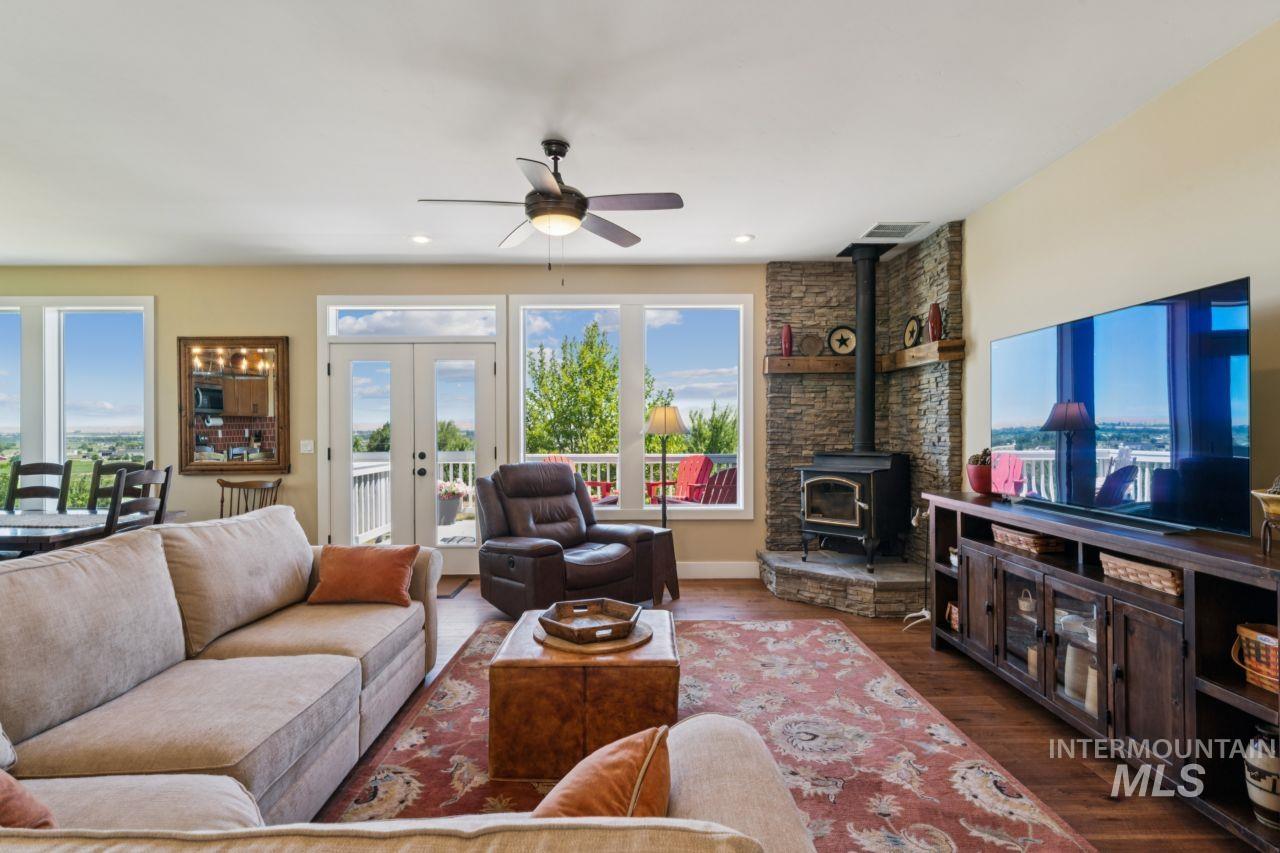 7305 Mustang Ln, Emmett, Idaho 83617, 4 Bedrooms, 3.5 Bathrooms, Residential For Sale, Price $1,297,000, 98993454