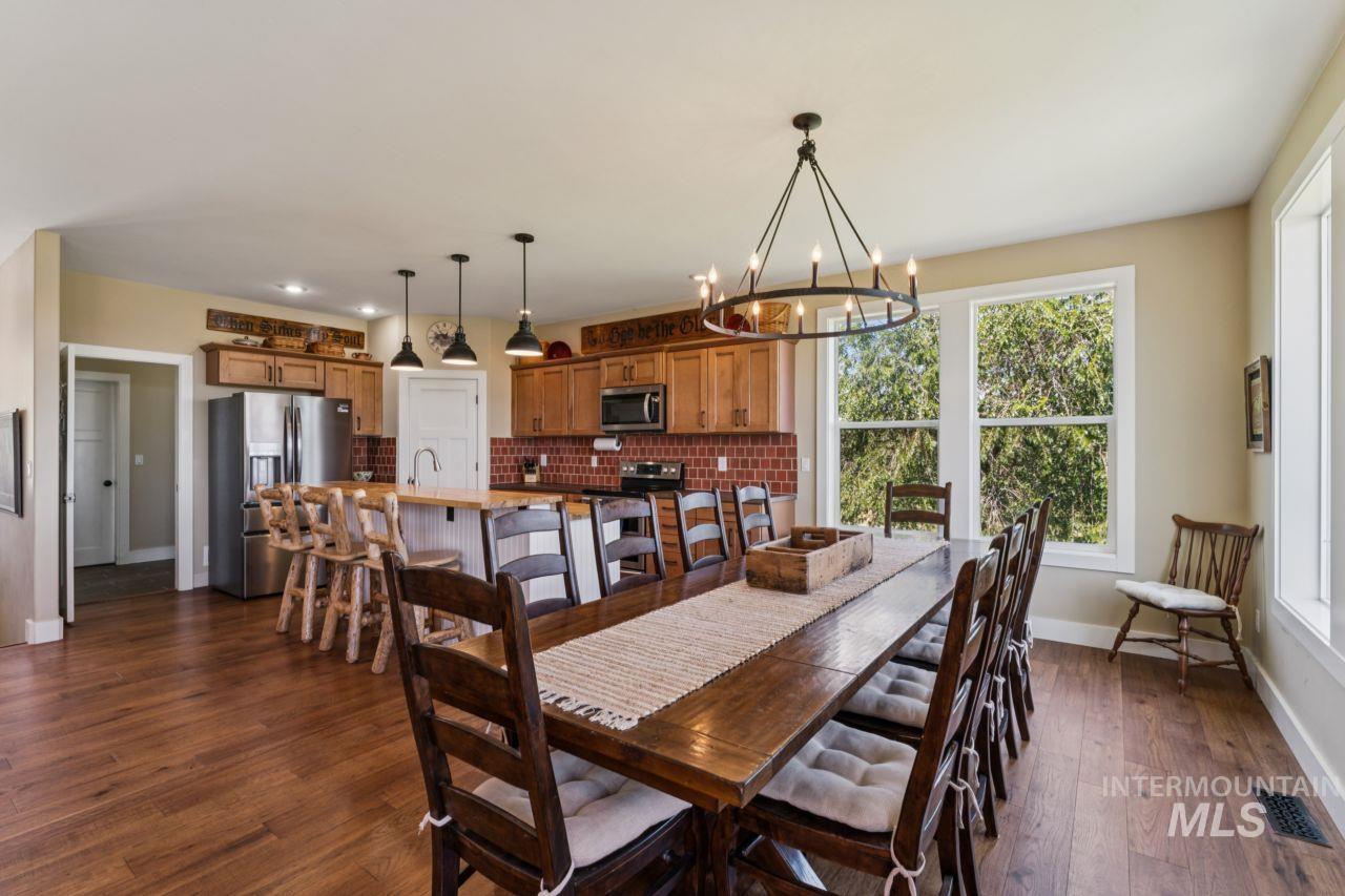 7305 Mustang Ln, Emmett, Idaho 83617, 4 Bedrooms, 3.5 Bathrooms, Residential For Sale, Price $1,297,000, 98993454
