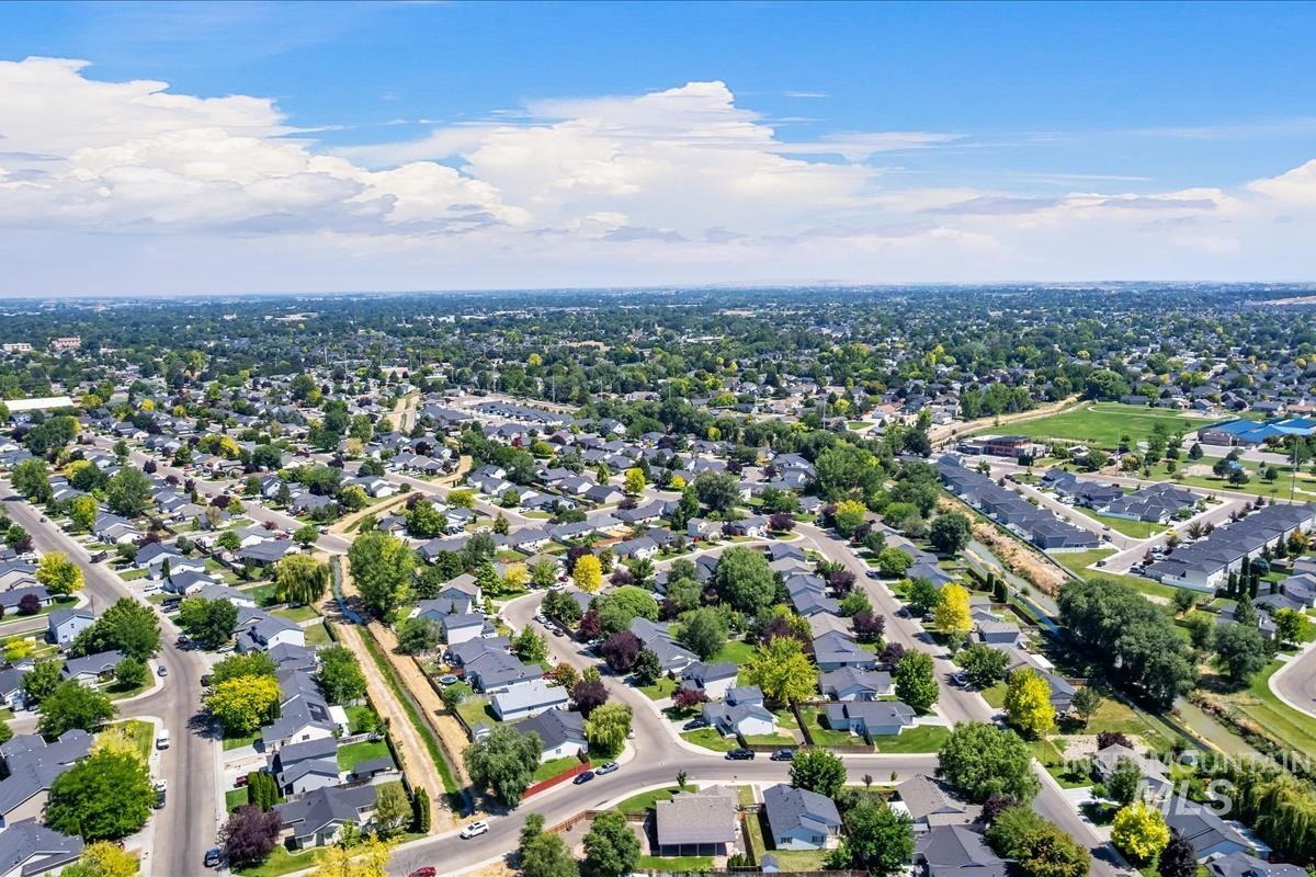 57 S Camden St, Nampa, Idaho 83651, 3 Bedrooms, 2 Bathrooms, Residential For Sale, Price $339,990,MLS 98993455