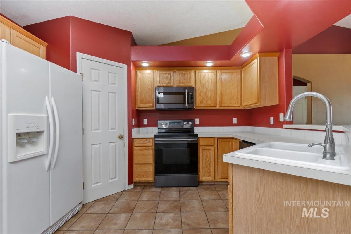 57 S Camden St, Nampa, Idaho 83651, 3 Bedrooms, 2 Bathrooms, Residential For Sale, Price $339,990,MLS 98993455