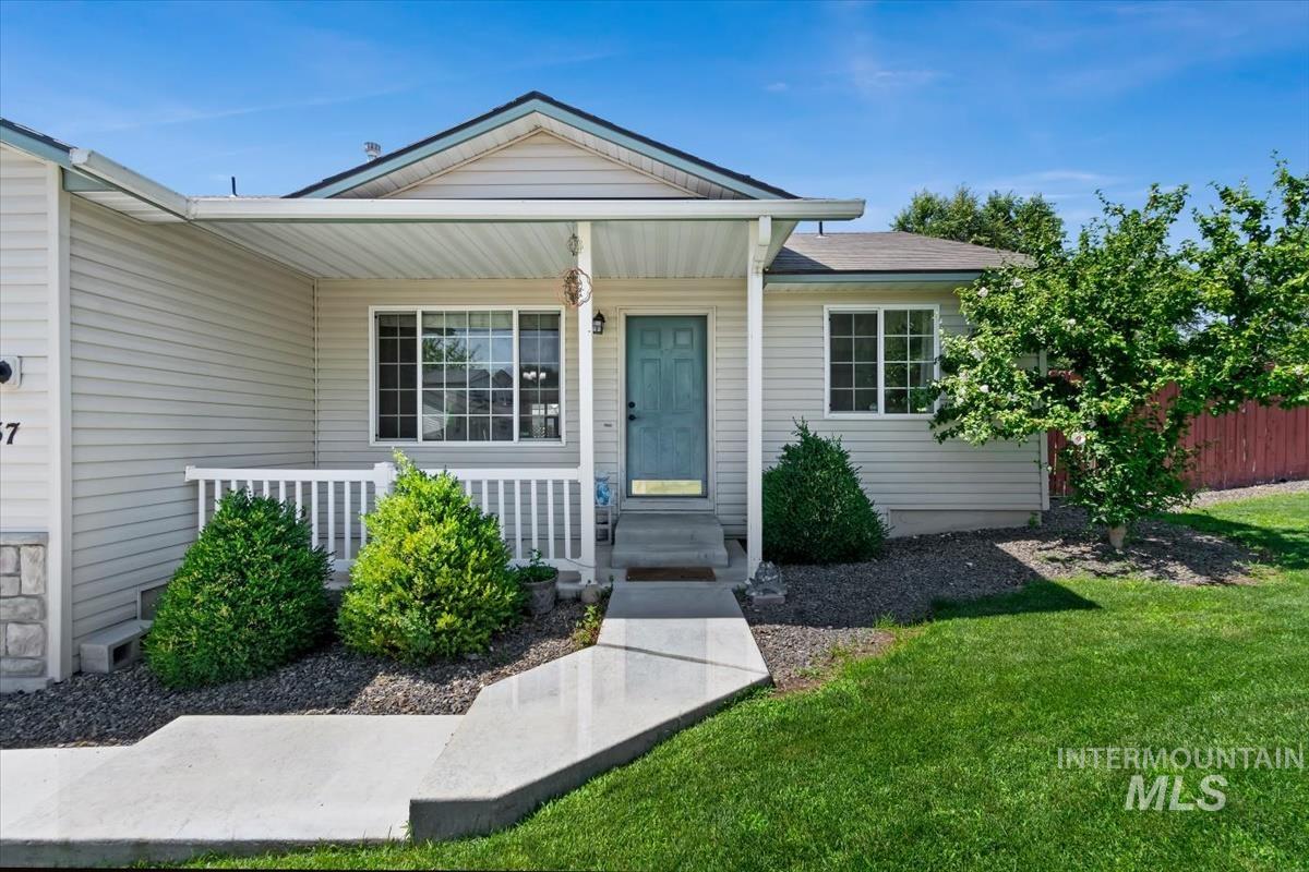 57 S Camden St, Nampa, Idaho 83651, 3 Bedrooms, 2 Bathrooms, Residential For Sale, Price $339,990,MLS 98993455