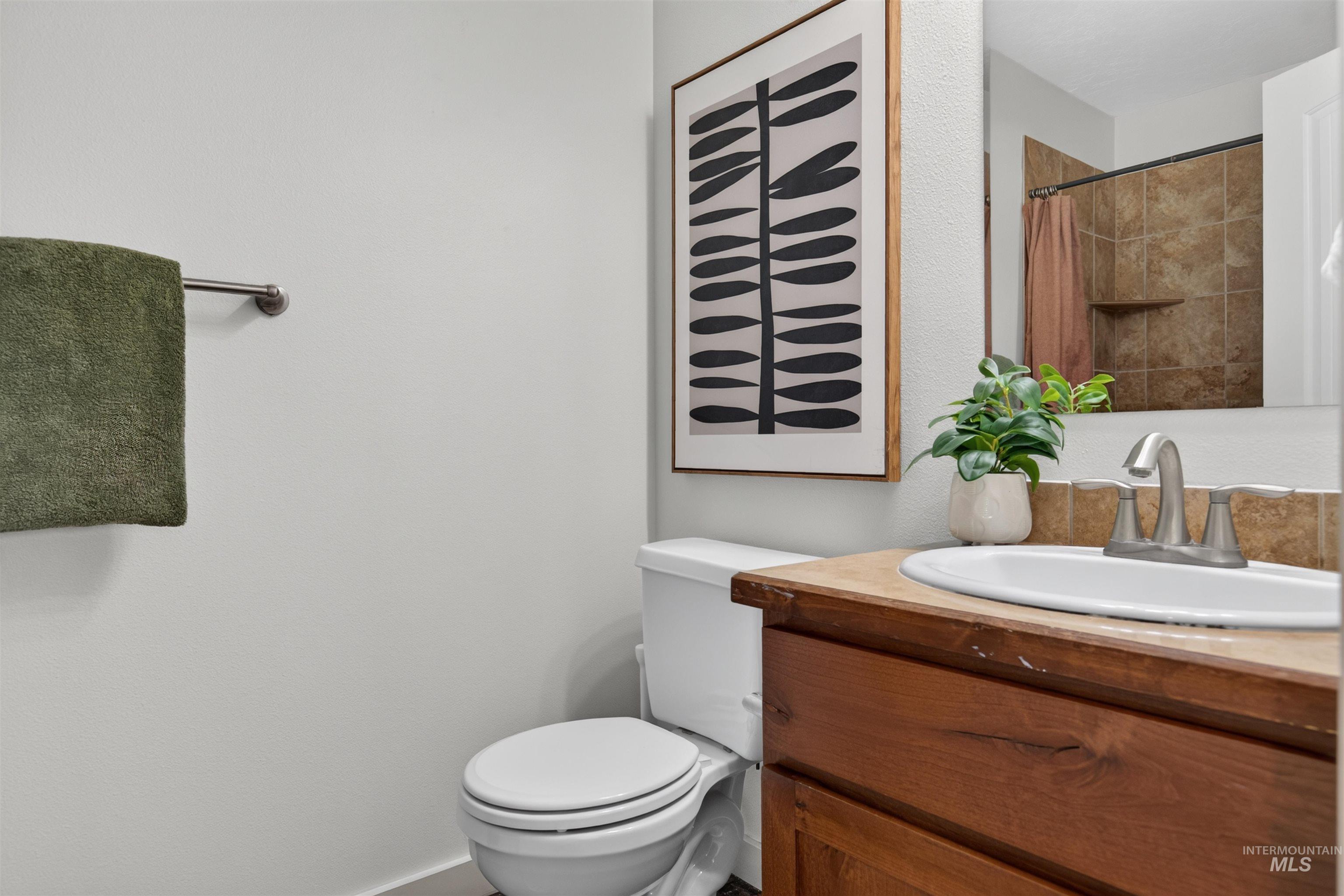9147 W Brogan Dr, Boise, Idaho 83709, 2 Bedrooms, 2 Bathrooms, Residential For Sale, Price $299,900,MLS 98993457