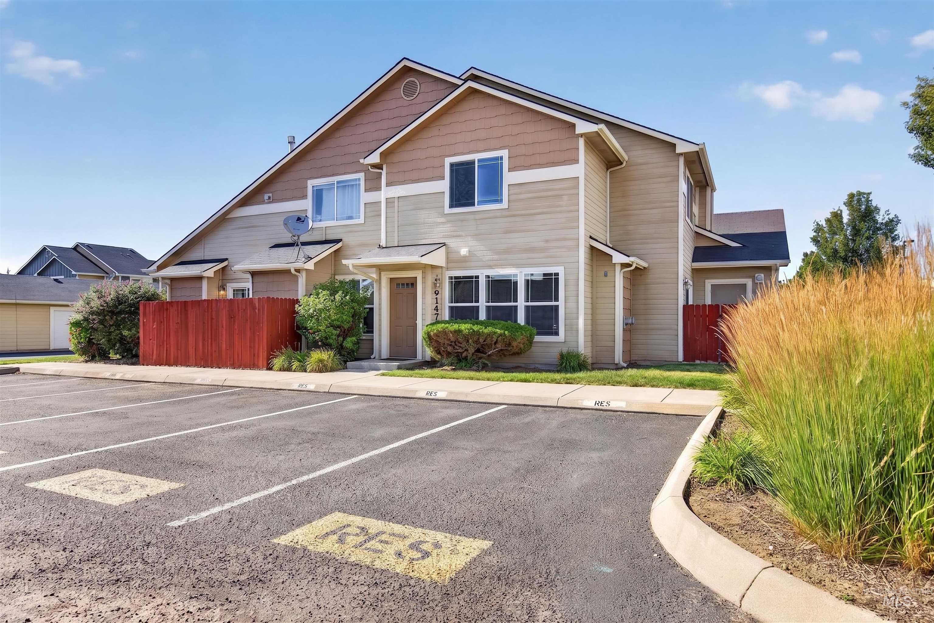9147 W Brogan Dr, Boise, Idaho 83709, 2 Bedrooms, 2 Bathrooms, Residential For Sale, Price $299,900,MLS 98993457