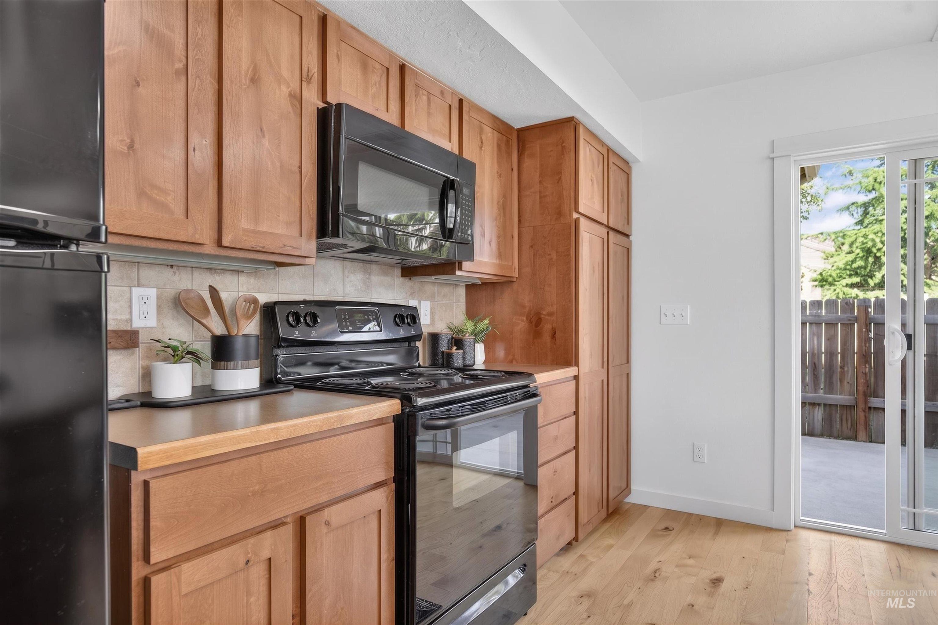 9147 W Brogan Dr, Boise, Idaho 83709, 2 Bedrooms, 2 Bathrooms, Residential For Sale, Price $299,900,MLS 98993457