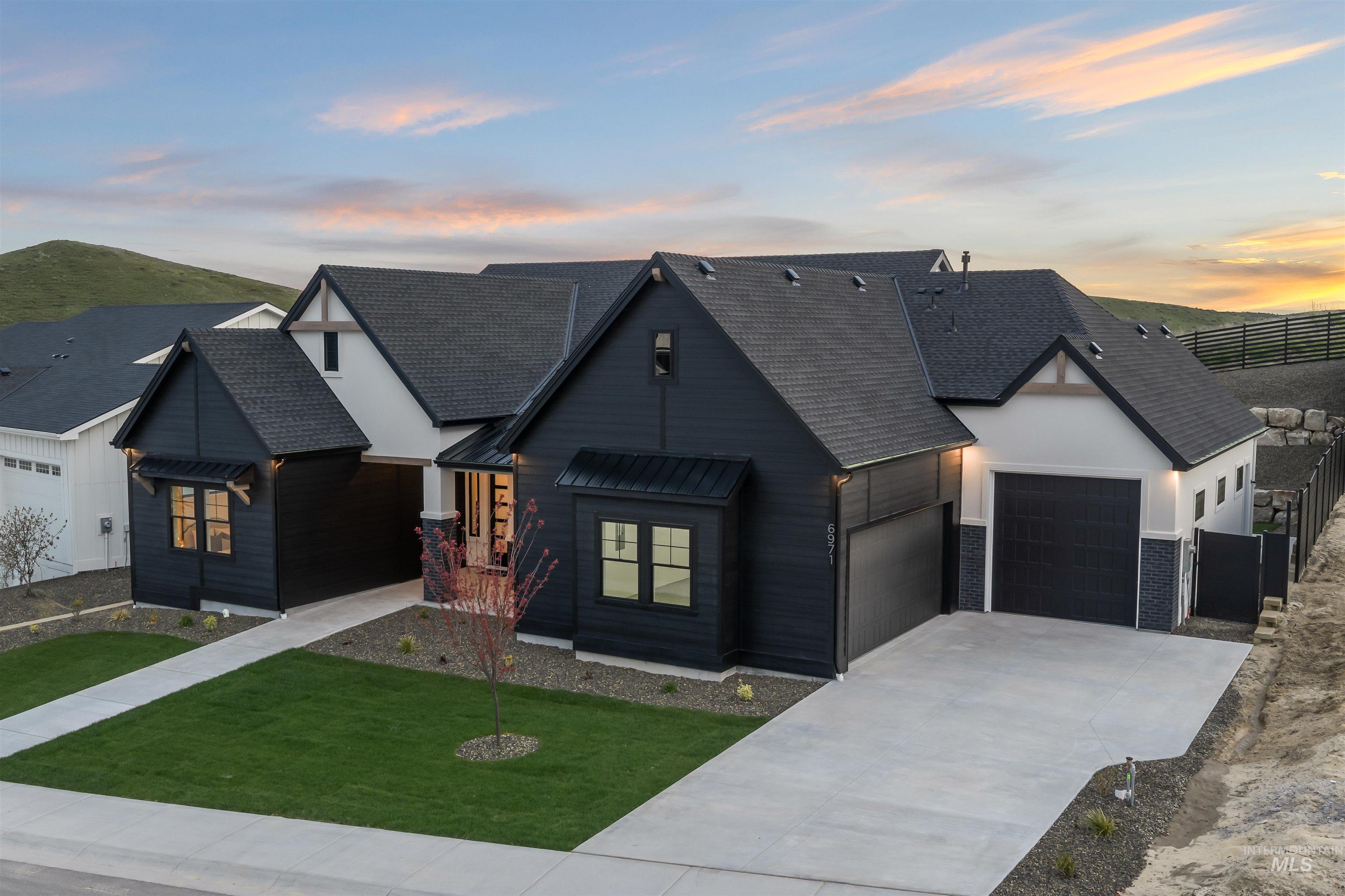 6971 N Cairnhill Way, Eagle, Idaho 83616, 3 Bedrooms, 3.5 Bathrooms, Residential For Sale, Price $1,024,900,MLS 98993458