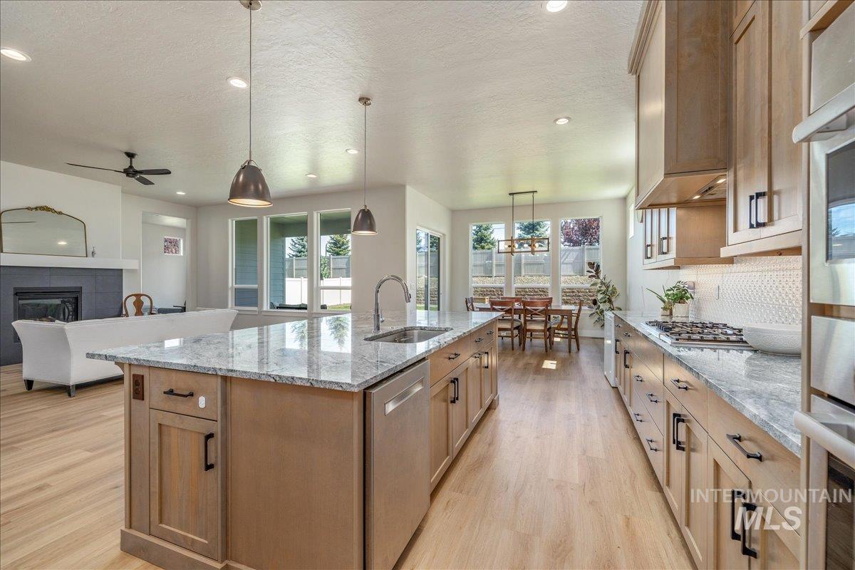 5562 S Zaivcla Ave., Meridian, Idaho 83642, 4 Bedrooms, 4 Bathrooms, Residential For Sale, Price $819,900, 98993459